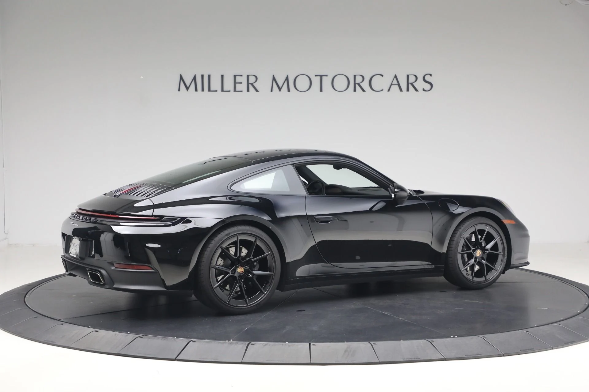 mph008_1481221455_Used_2025_Porsche_911_Carrera_1776712574_38d6213e03