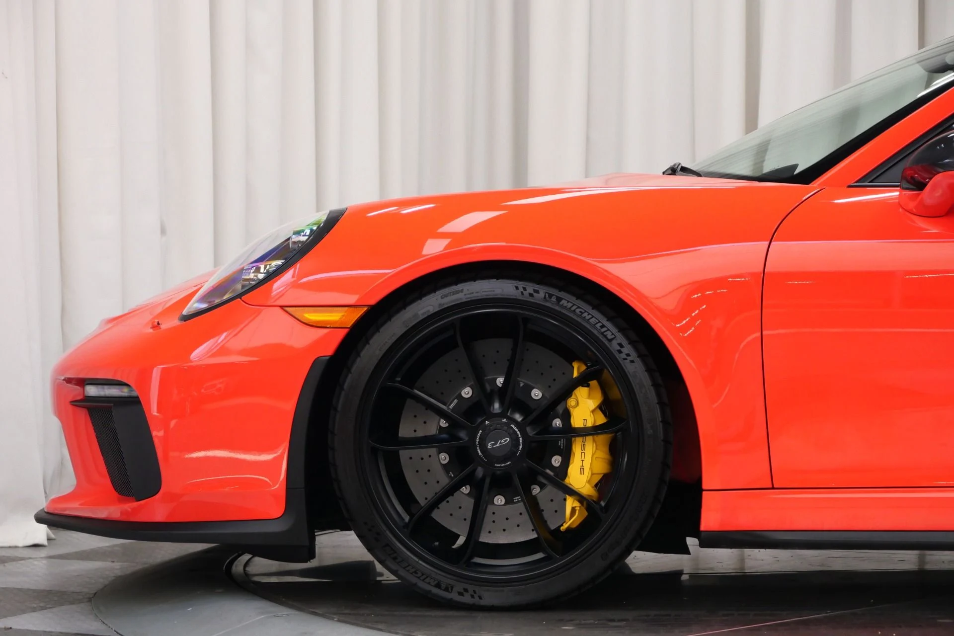 mph008_1490609622_Used_2019_Porsche_911_GT_3_1754414091_4d7f71aad2