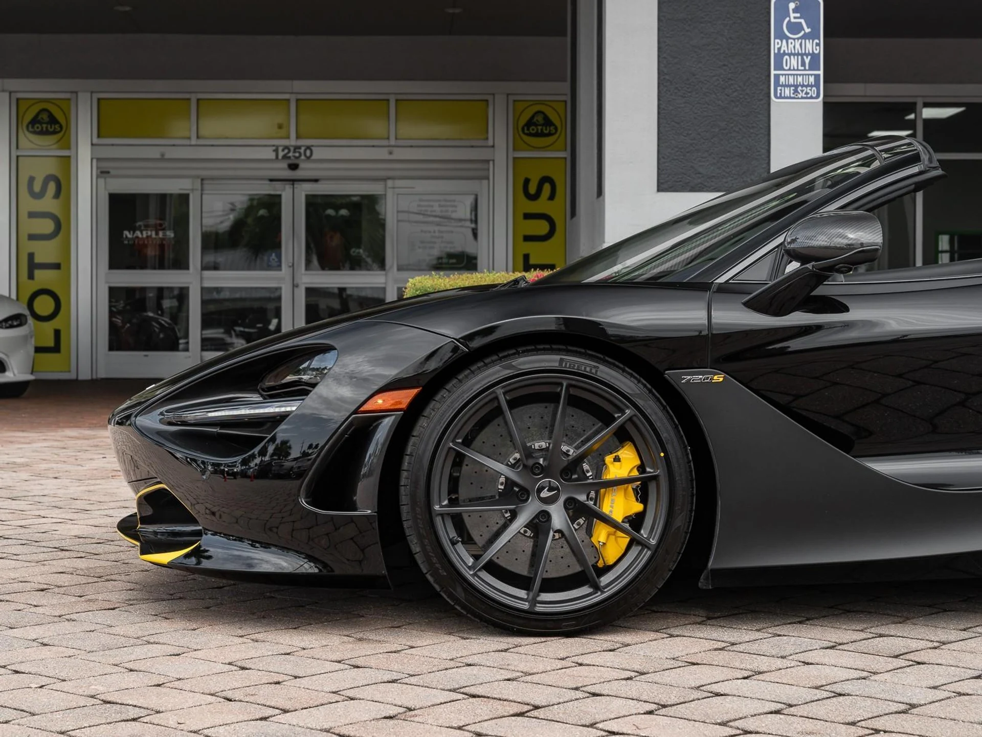 mph008_1491248292_Used_2022_Mc_Laren_720_S_1756483714_2e57eeb1f0