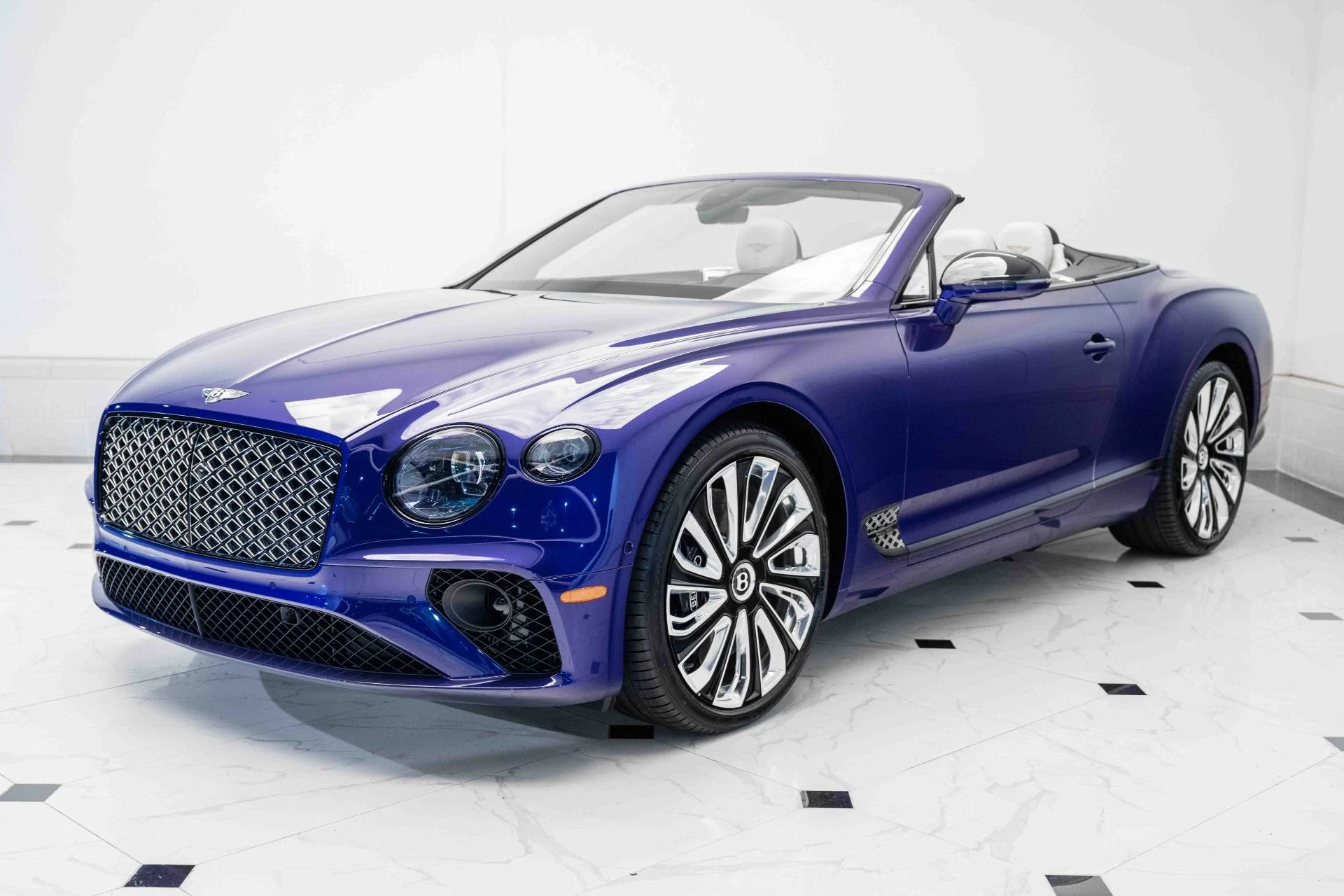 mph008_14995598_Used_2024_Bentley_Continental_GTC_Mulliner_W12_1718978175_b09f185a8f