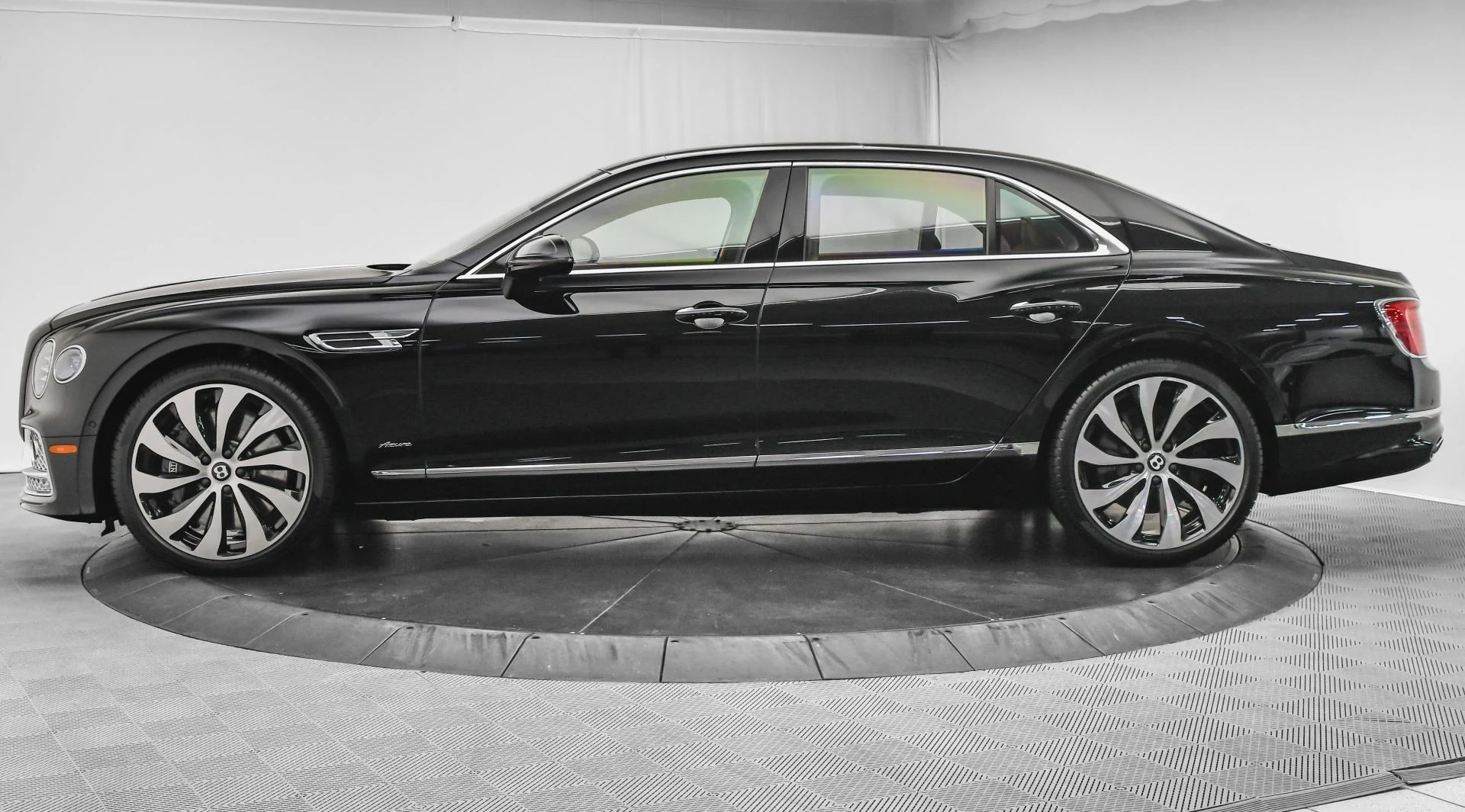 mph008_1502182832_Used_2023_Bentley_Flying_Spur_Azure_1755332858_205ce4a44a