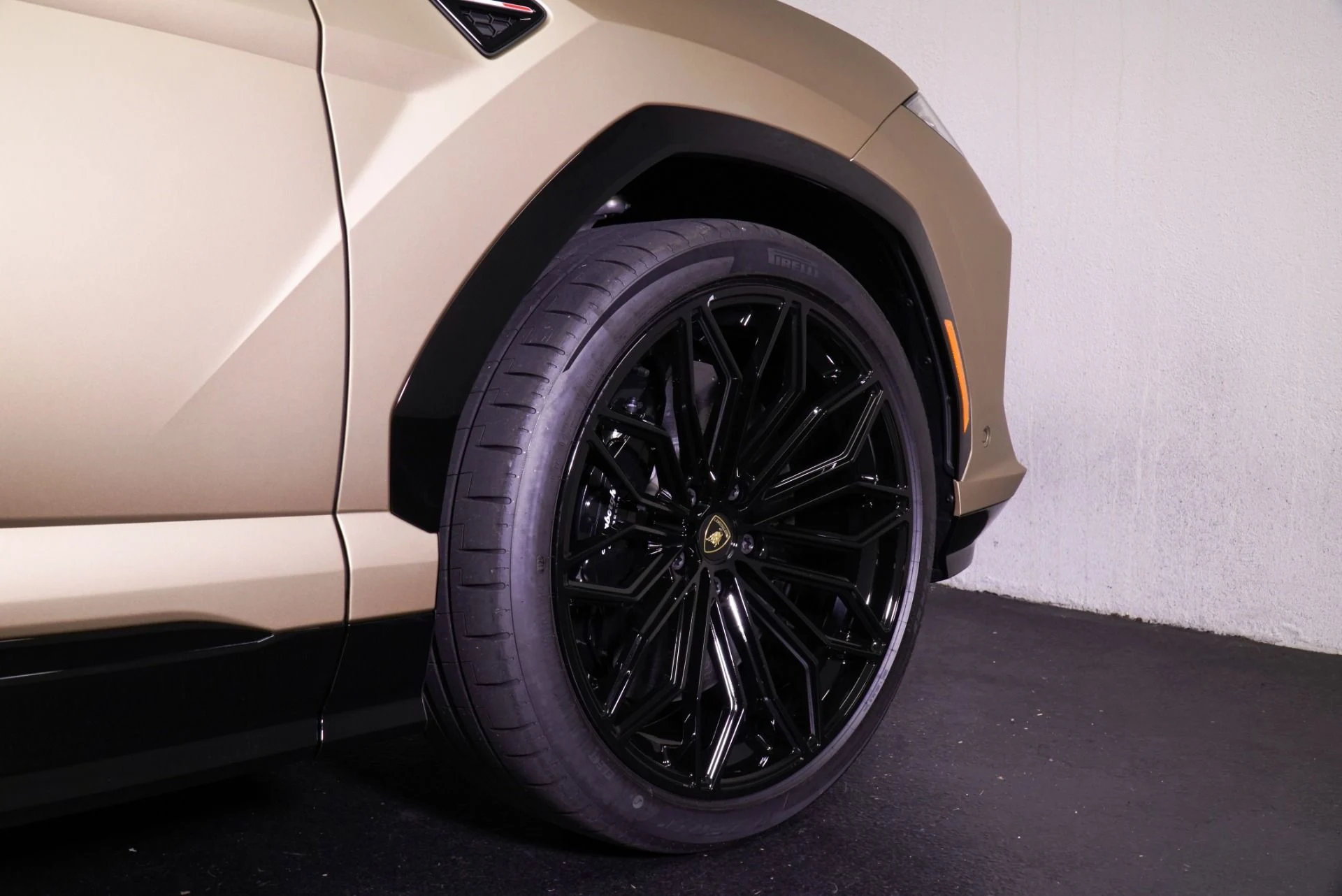 mph008_1518871789_New_2025_Lamborghini_Urus_SE_1760546731_d0464939c0