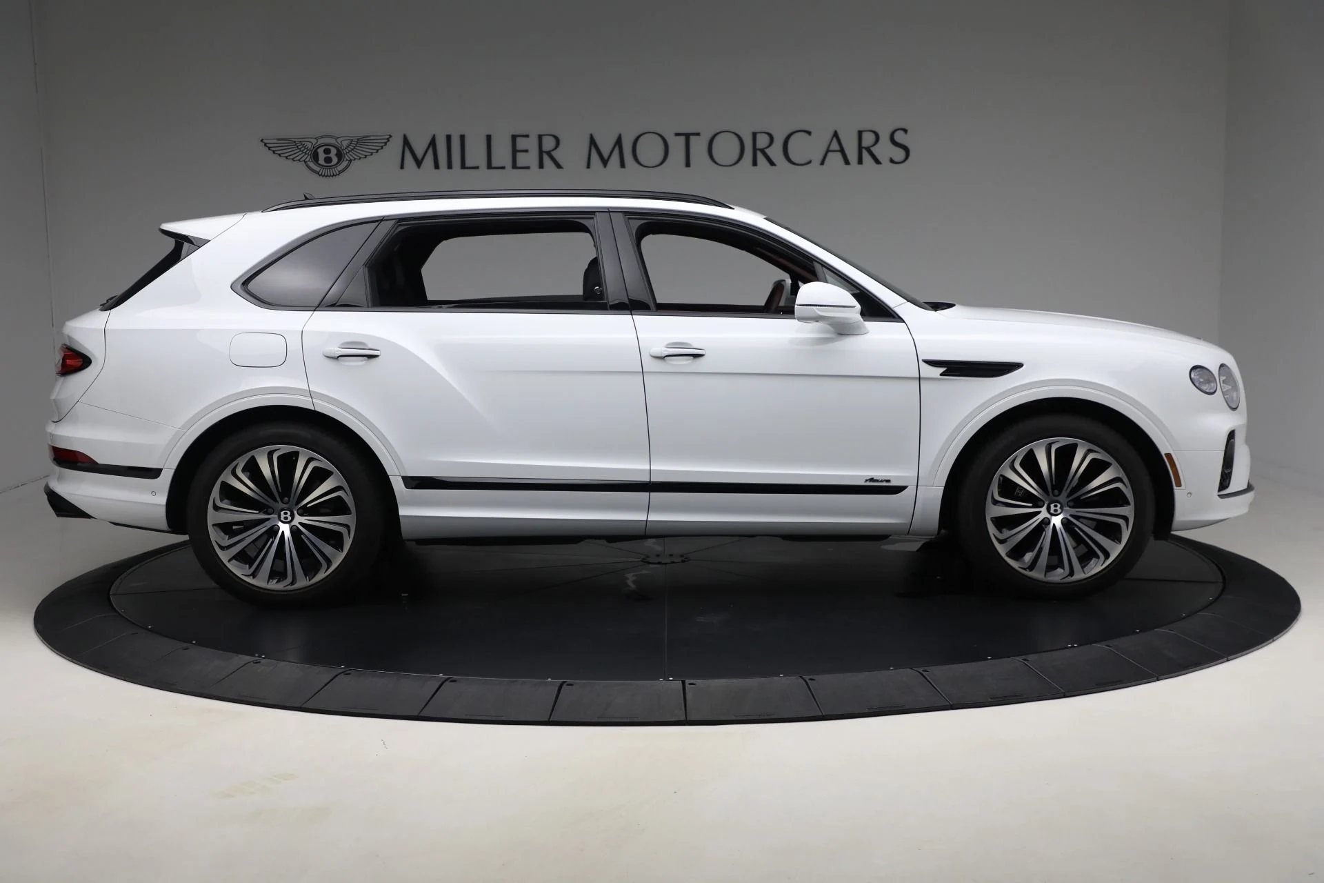 mph008_1523913742_Used_2023_Bentley_Bentayga_EWB_Azure_V8_900941bdae