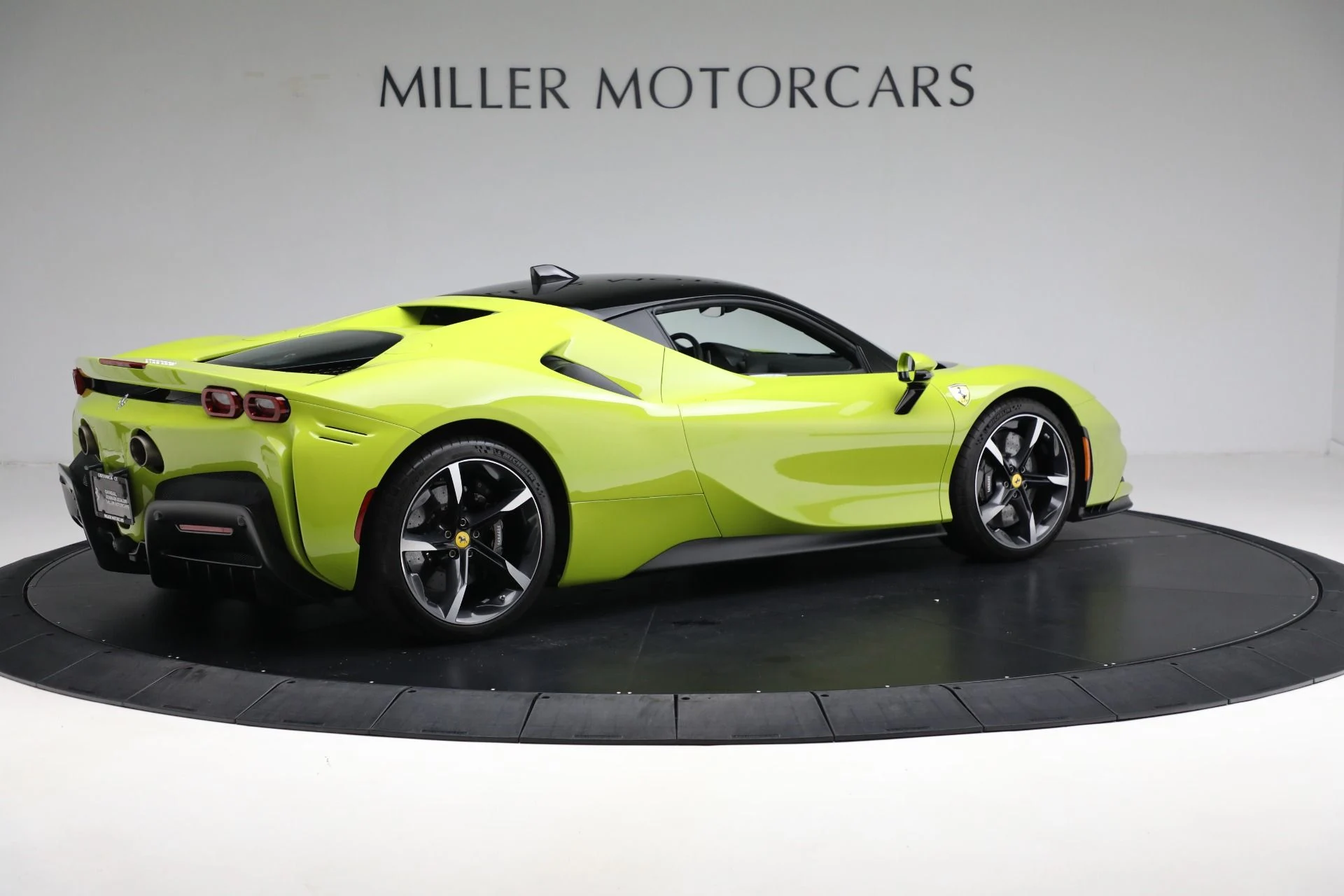 mph008_1525383397_Used_2022_Ferrari_SF_90_Stradale_1731632409_e0718f918f