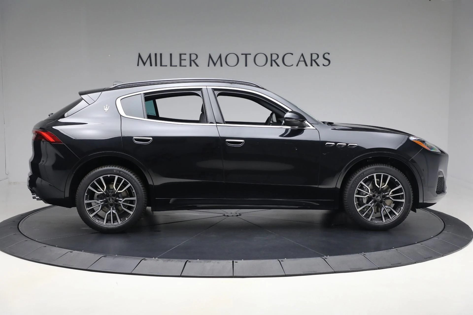 mph008_1531072922_New_2025_Maserati_Grecale_d926bd35fe