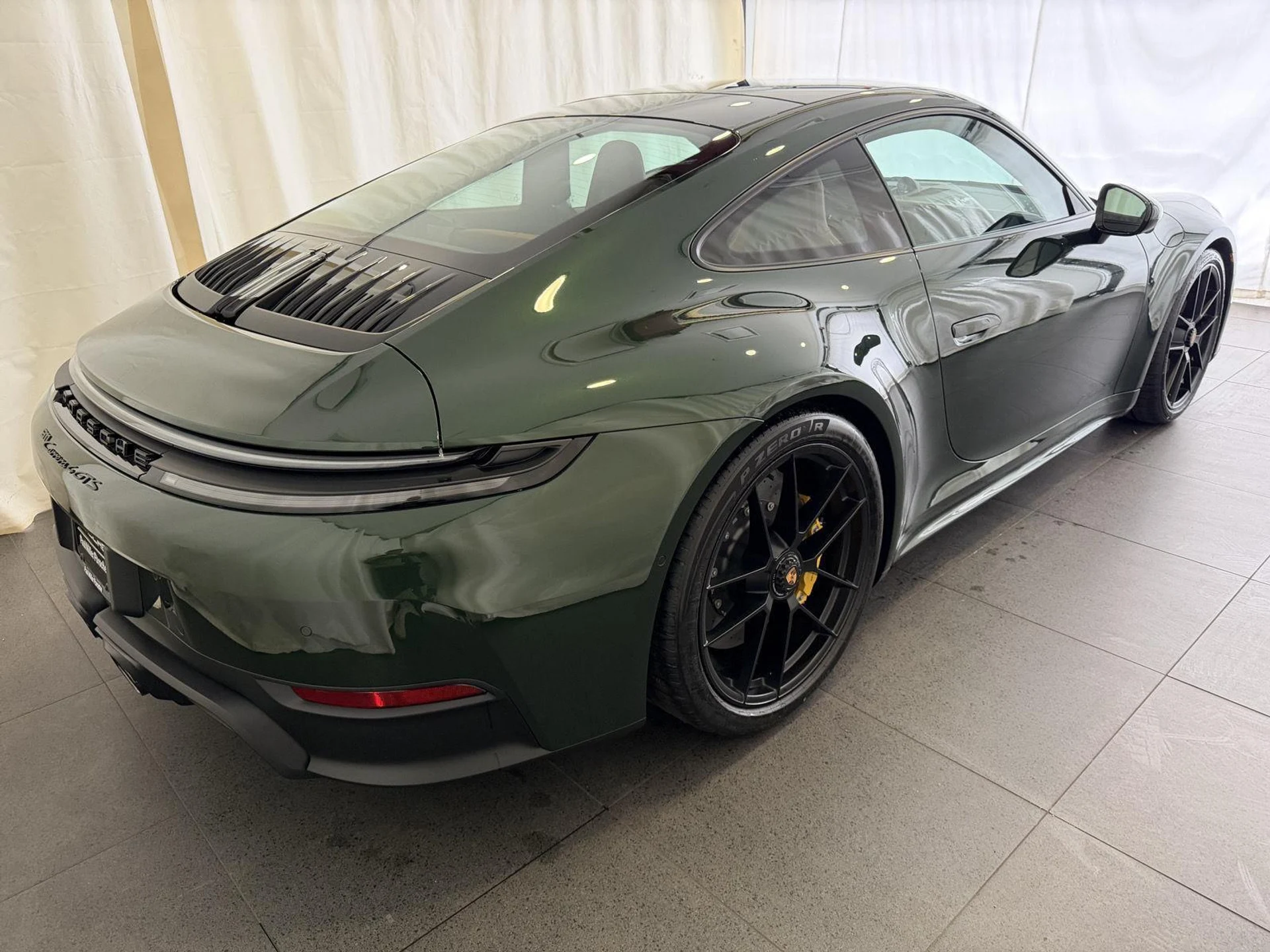 mph008_153285115_e2f5c2e2f8adc7bd07914c6d60f20bacx_10a1da1e75