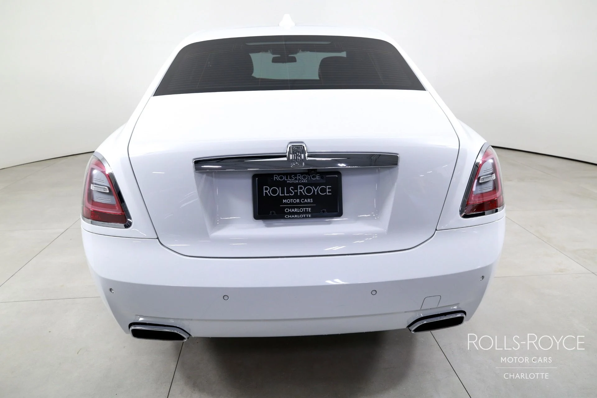 mph008_1534600994_Used_2022_Rolls_Royce_Ghost_1755181543_ceecb157e5