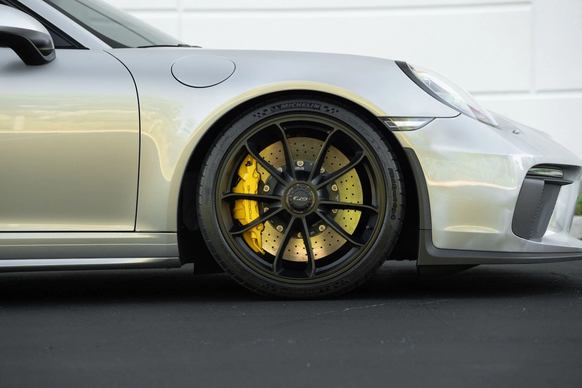 mph008_1541226752_Used_2018_Porsche_911_GT_3_1761946041_4b2869c449