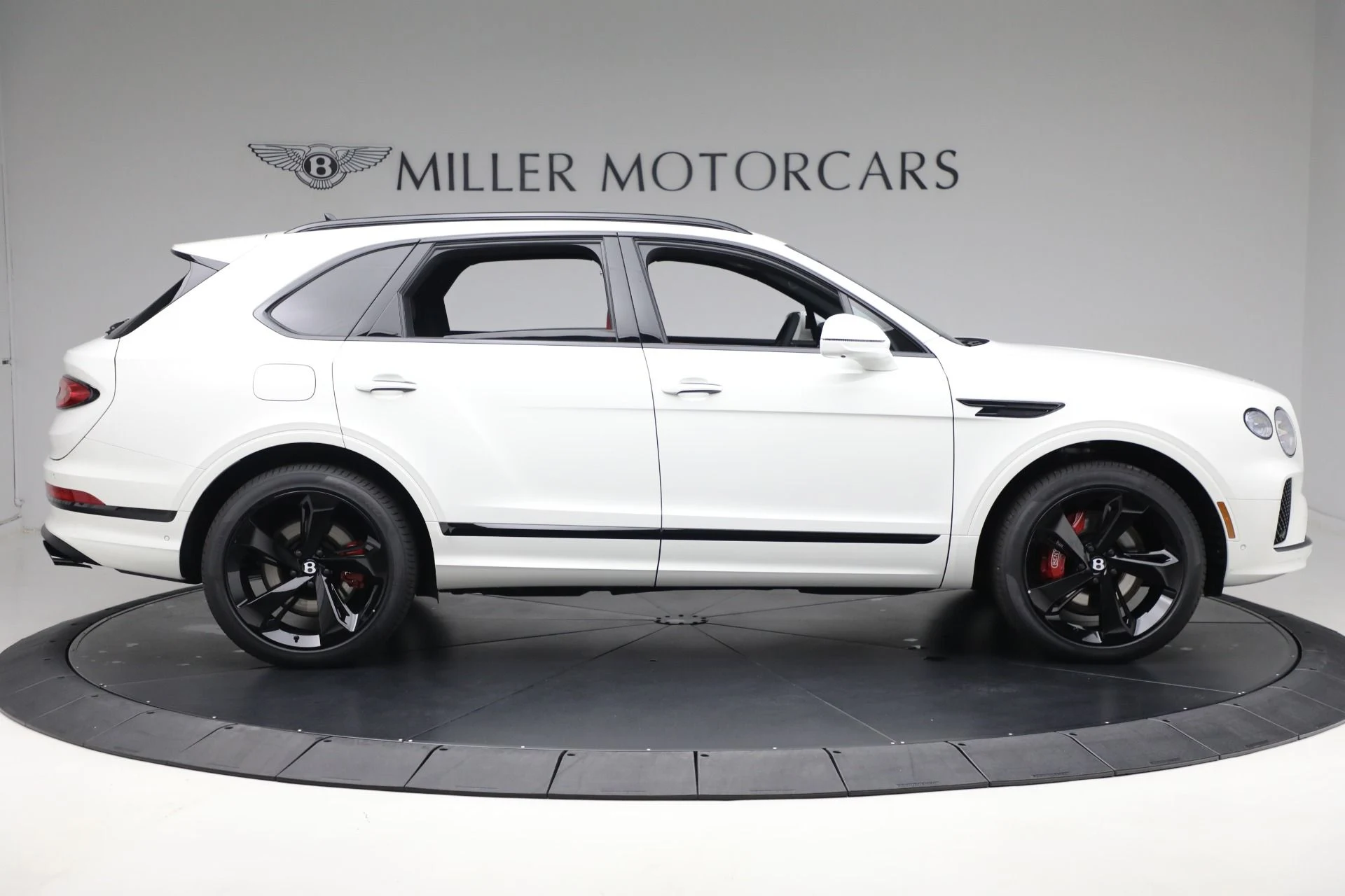 mph008_1545954730_New_2025_Bentley_Bentayga_V8_984efc0182