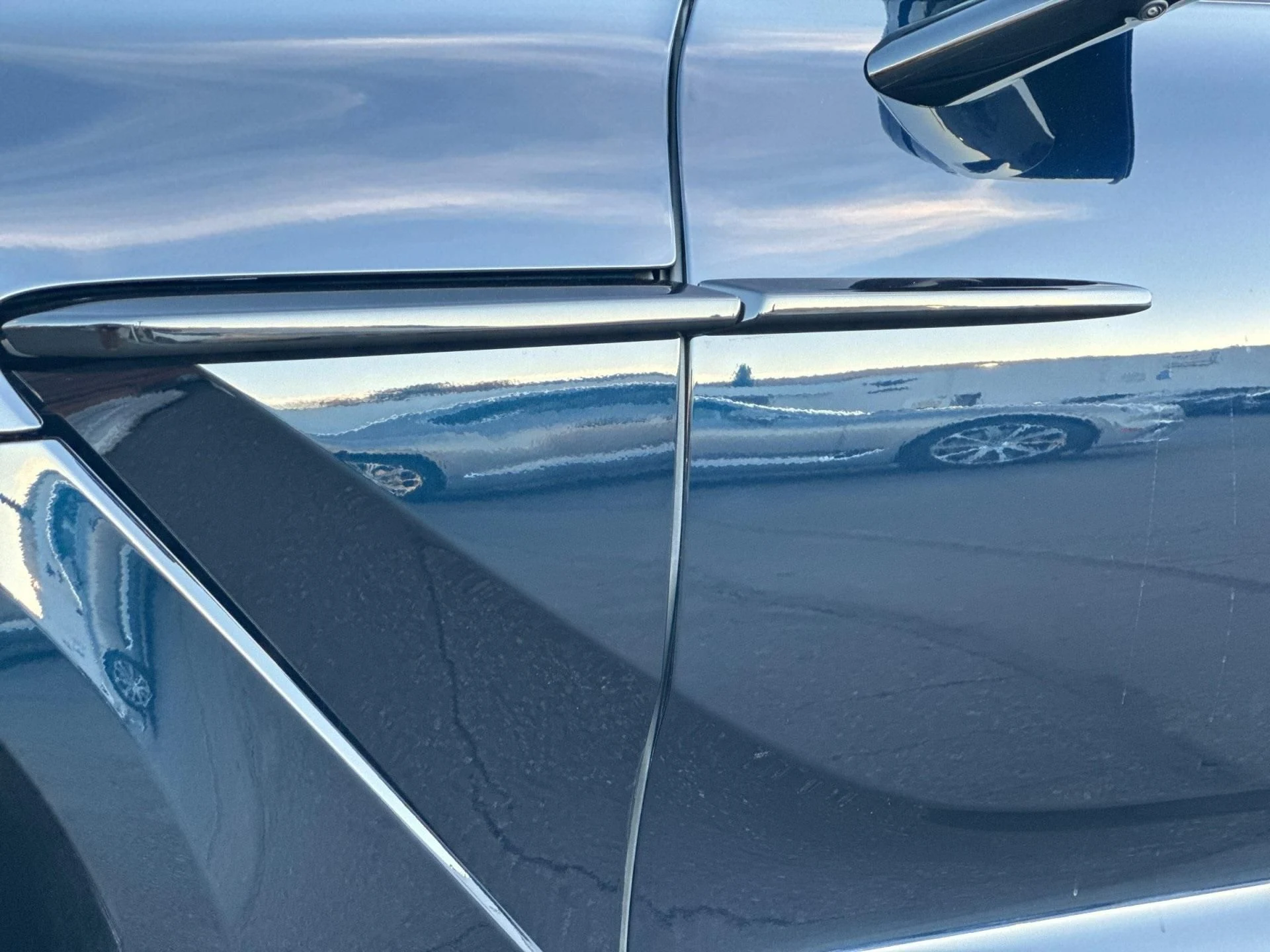 mph008_1549238590_New_2026_Aston_Martin_DBX_707_1767971556_16f70d7c15