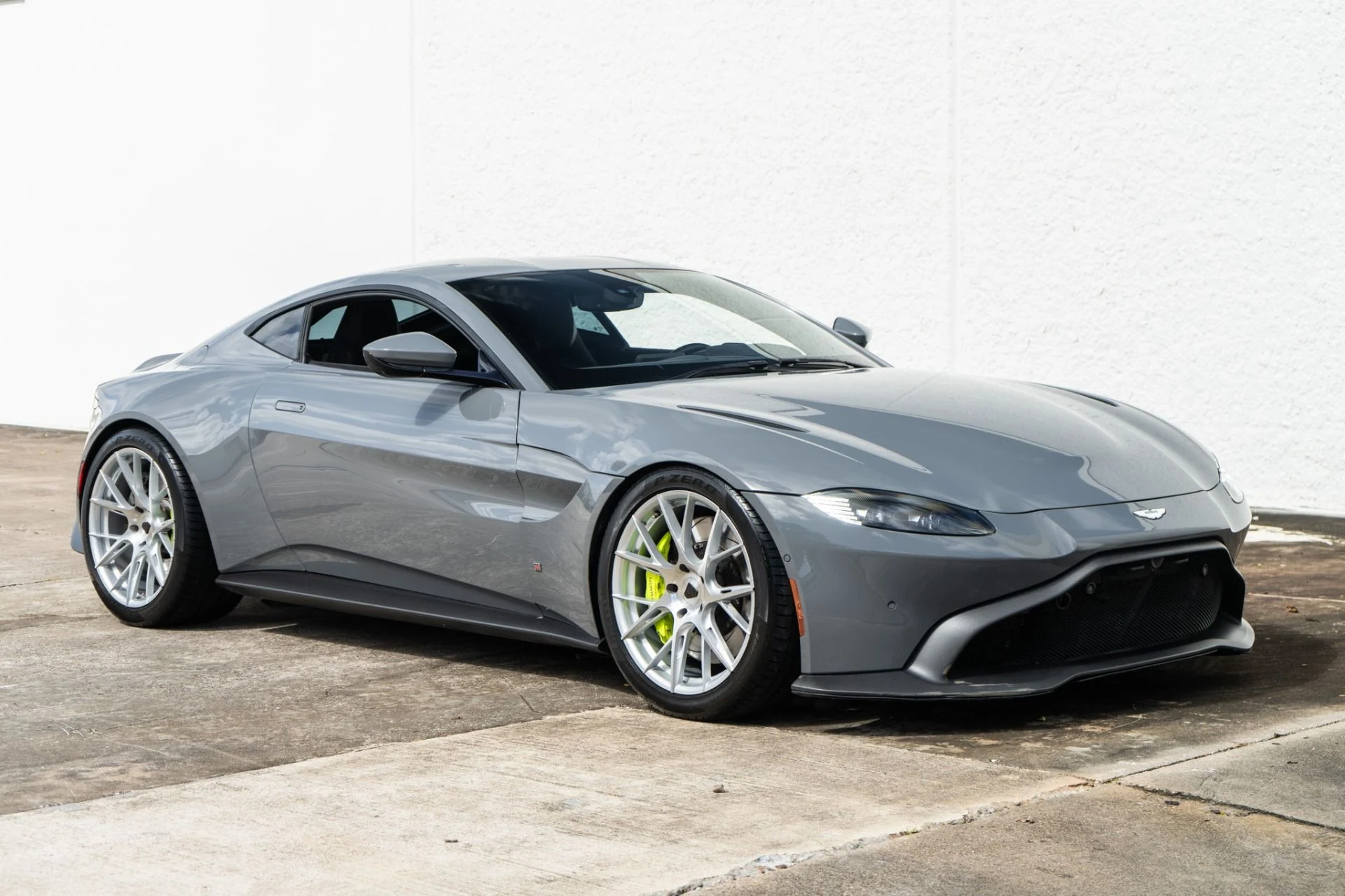 mph008_1557325330_Used_2020_Aston_Martin_Vantage_1781738280_bccdff8f84