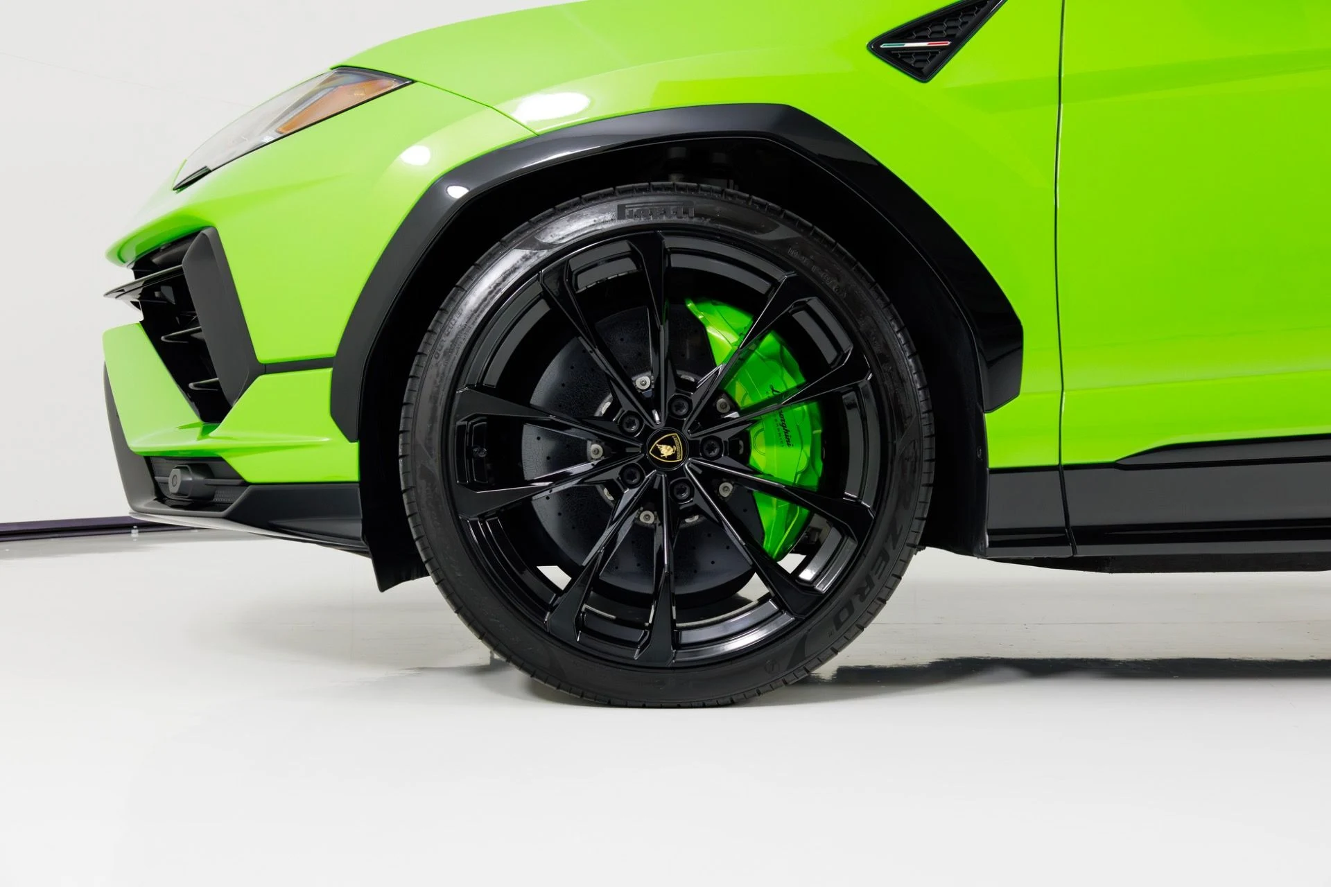 mph008_1558512658_Used_2023_Lamborghini_Urus_S_1769555052_d7f657982d