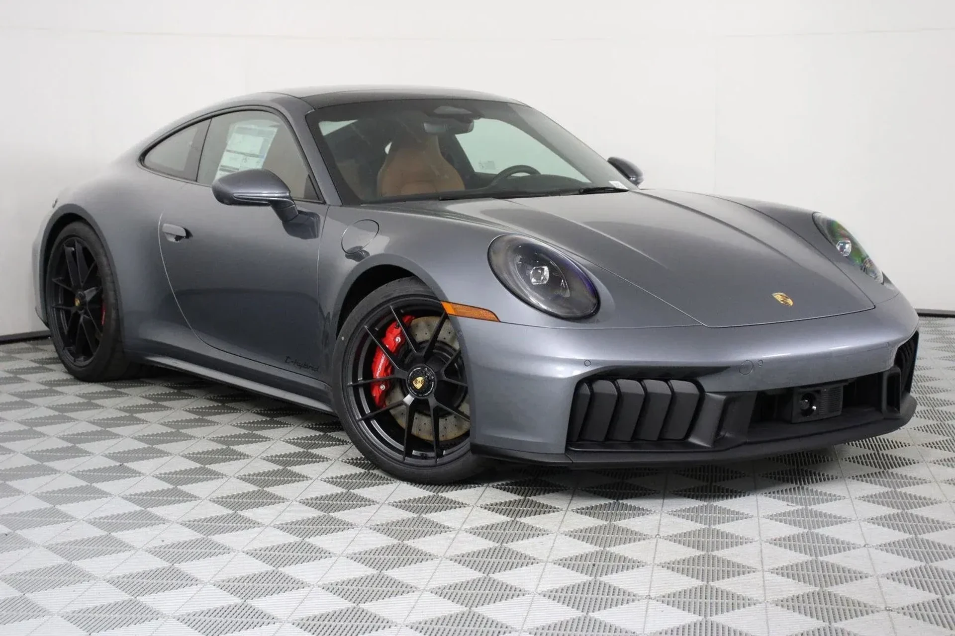 mph008_156440681_b7eecf16955cf41bcf85ab16d941da1a_6ccbc99b15