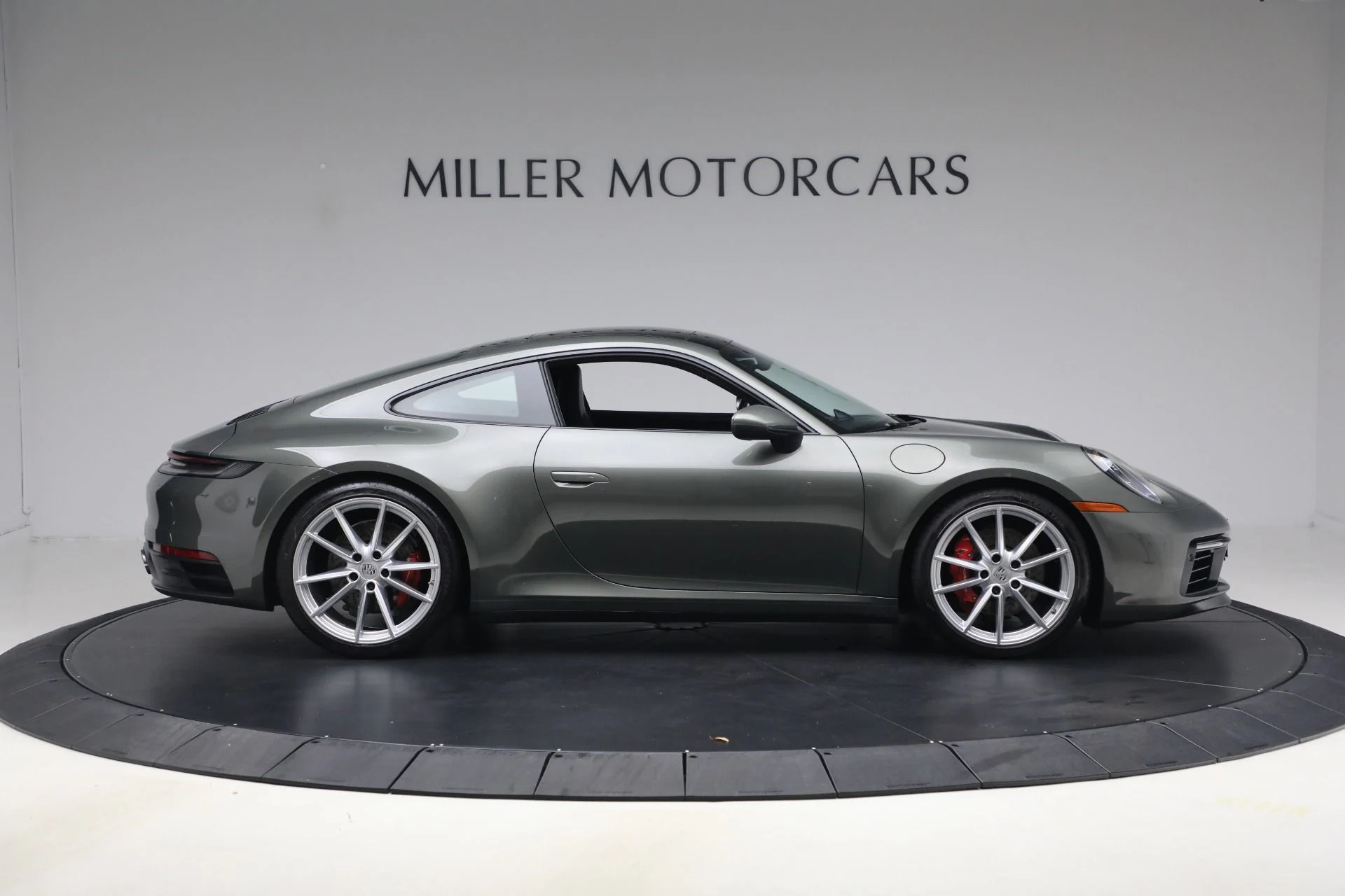 mph008_1566510211_Used_2020_Porsche_911_Carrera_4_S_1792437581_8ebfa99bd8