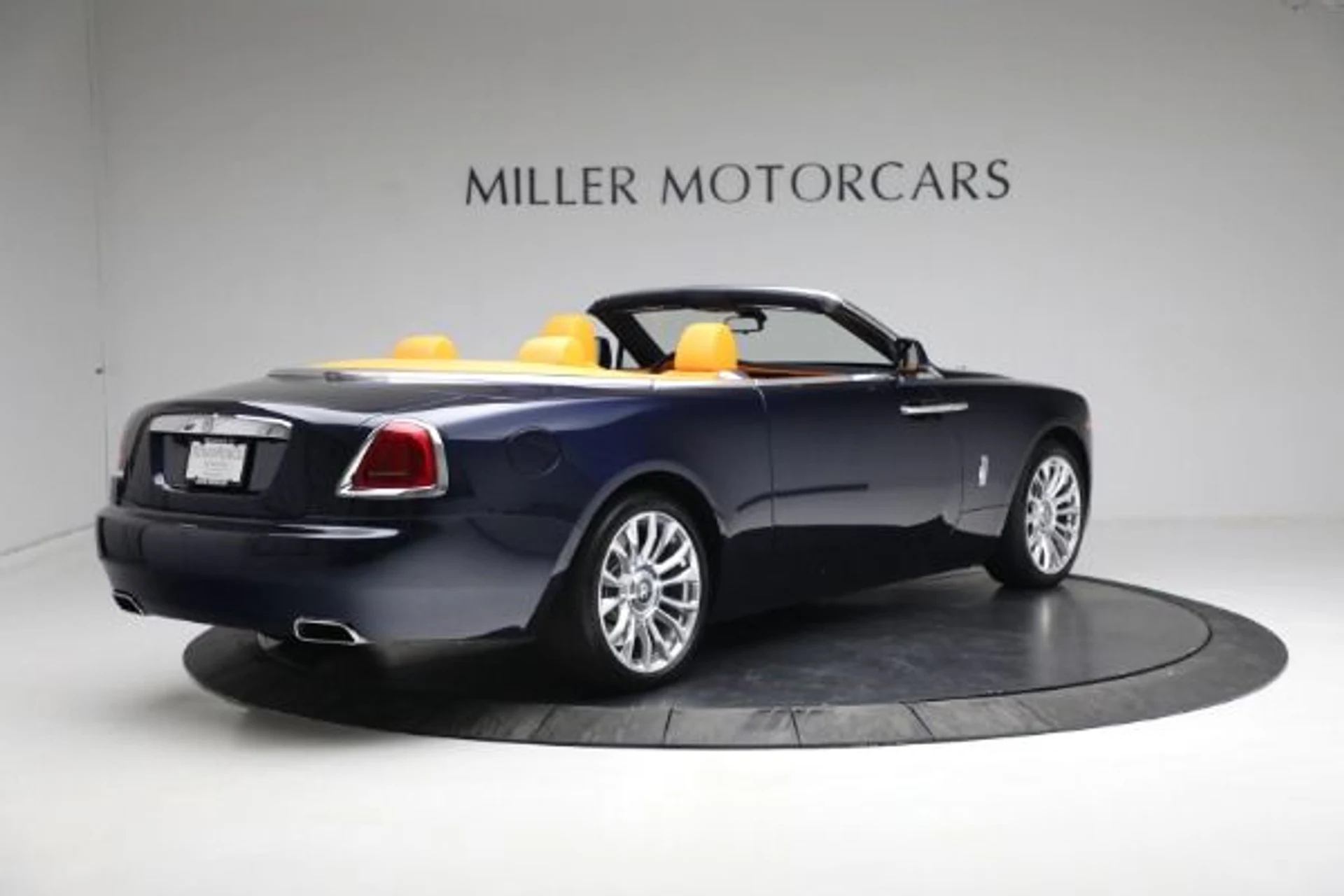 mph008_1572006431_Used_2020_Rolls_Royce_Dawn_cc161169de