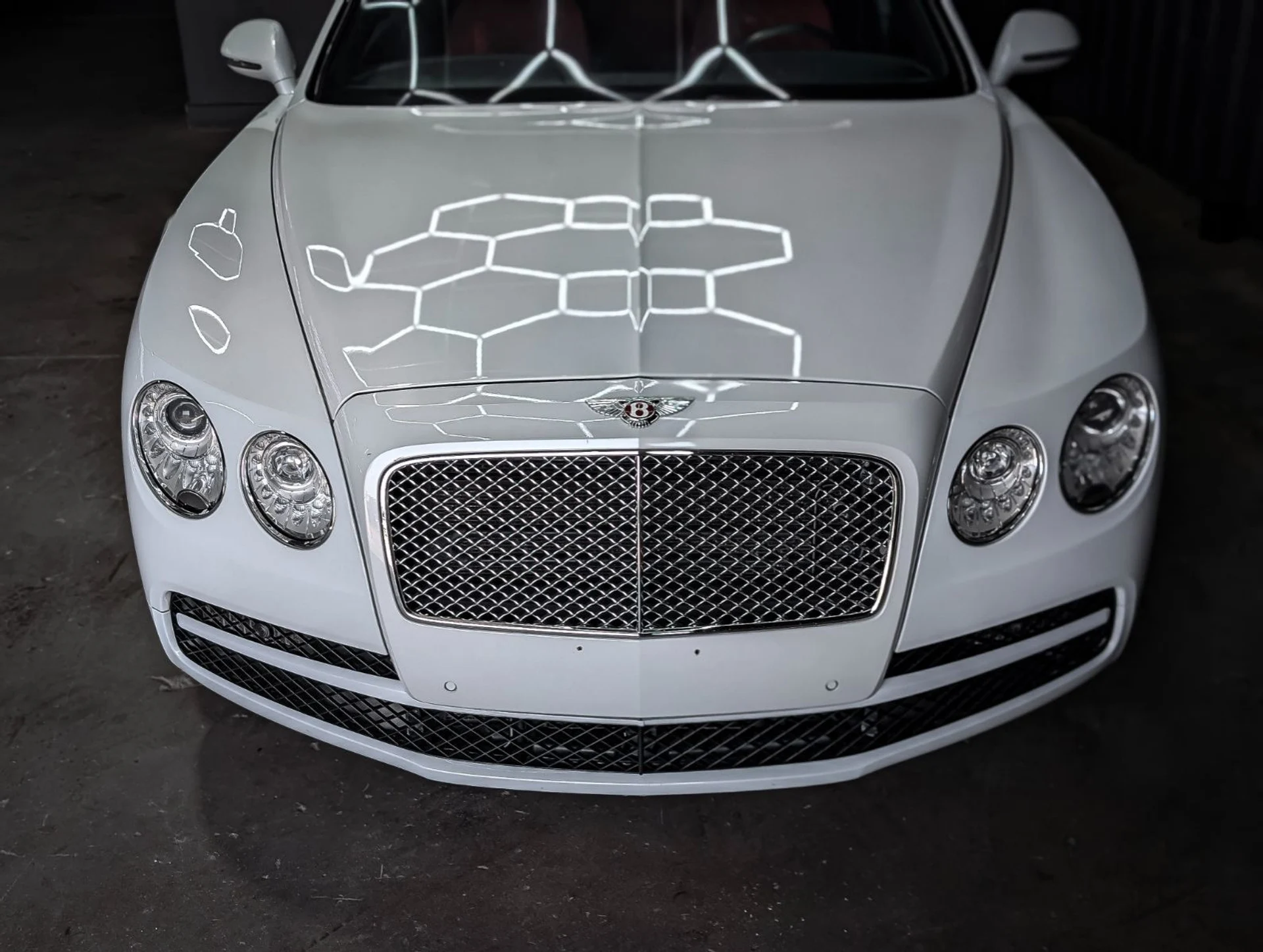 mph008_157779941_36587952_01173_2017_bentley_flying_spur_002_3809fa9b04