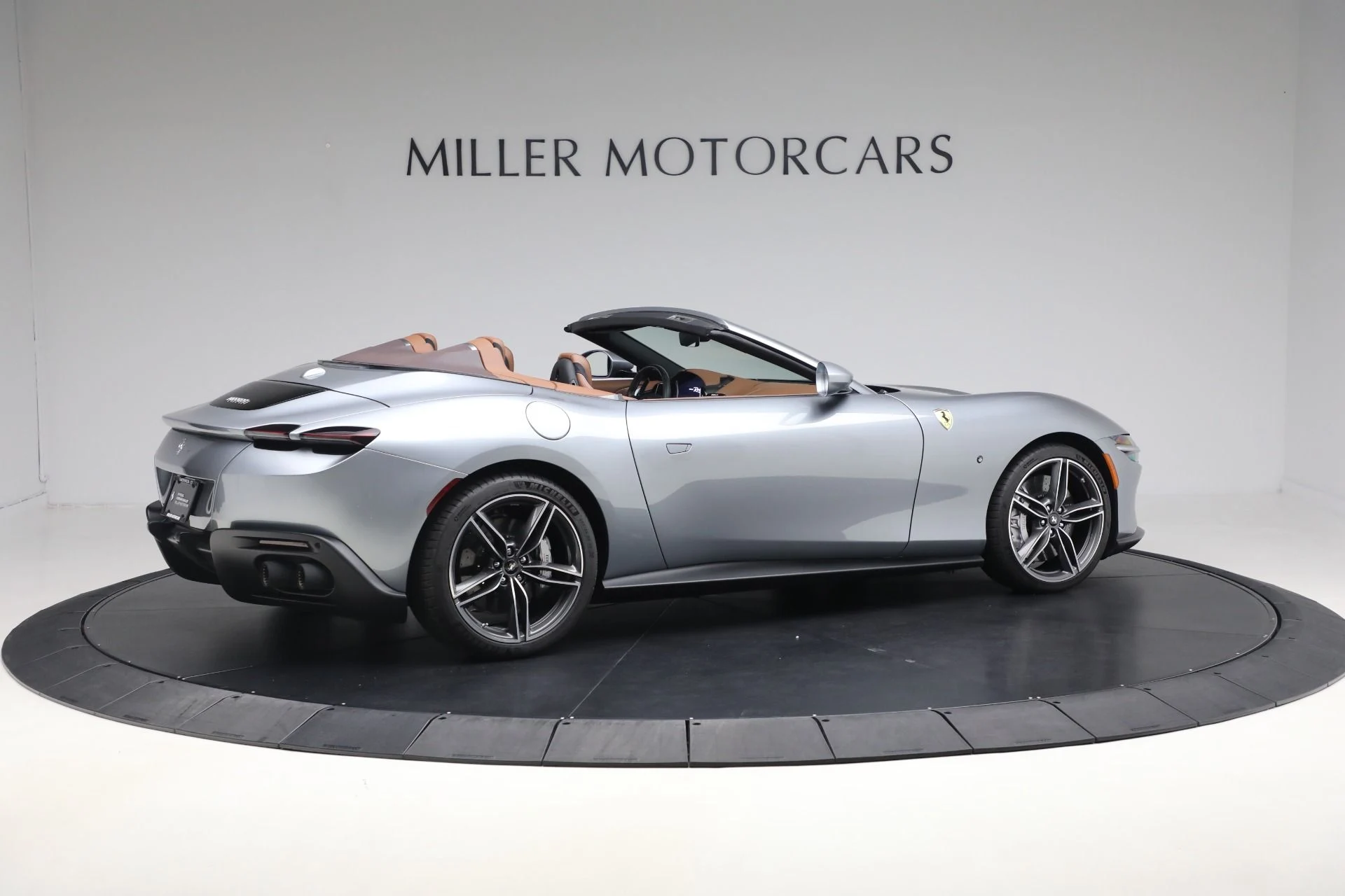 mph008_1583520911_Used_2025_Ferrari_Roma_Spider_1767969069_7f5fc235f6