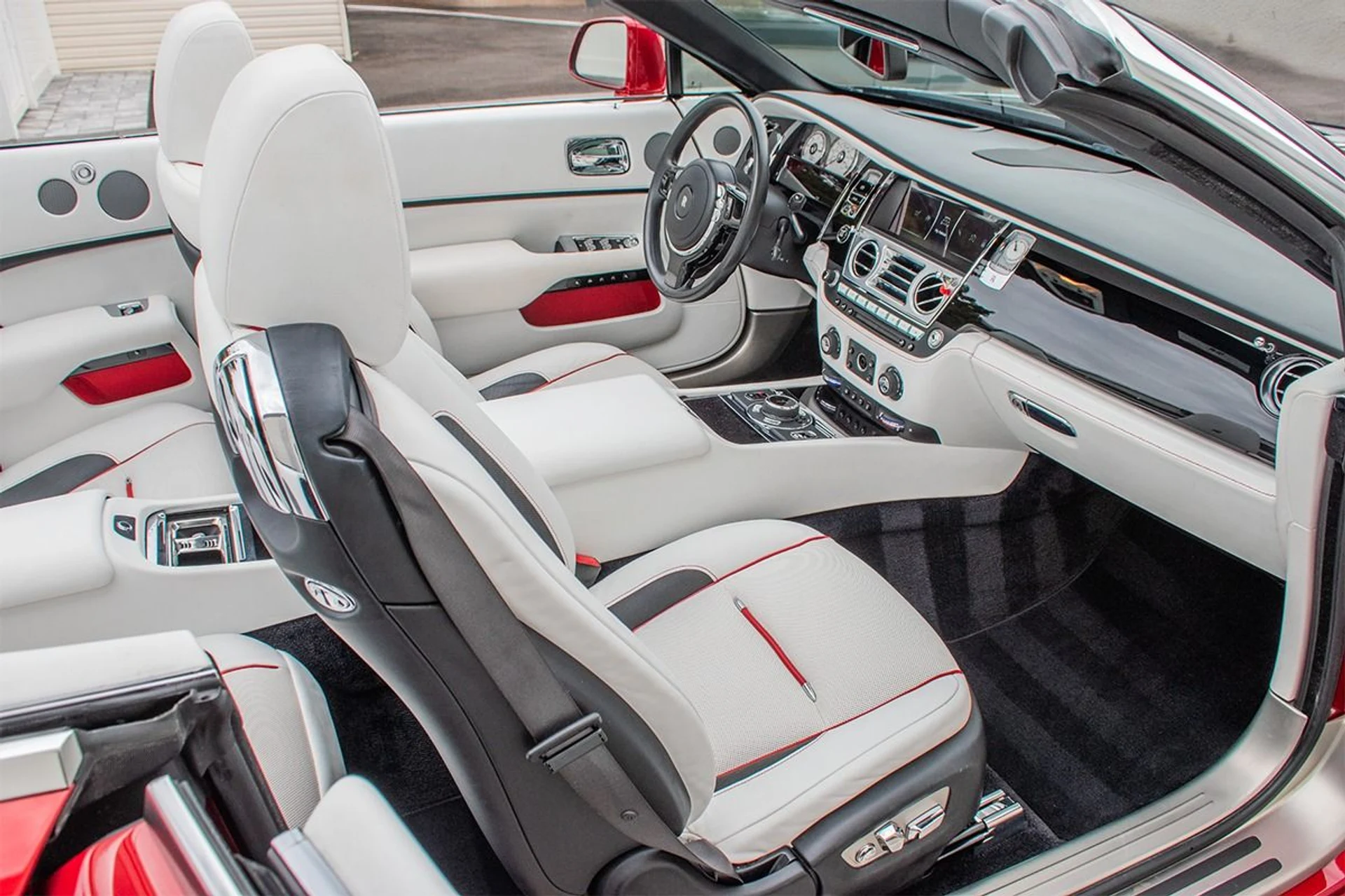 mph008_1590564375_Used_2018_Rolls_Royce_Dawn_1730954781_23c12fb80c