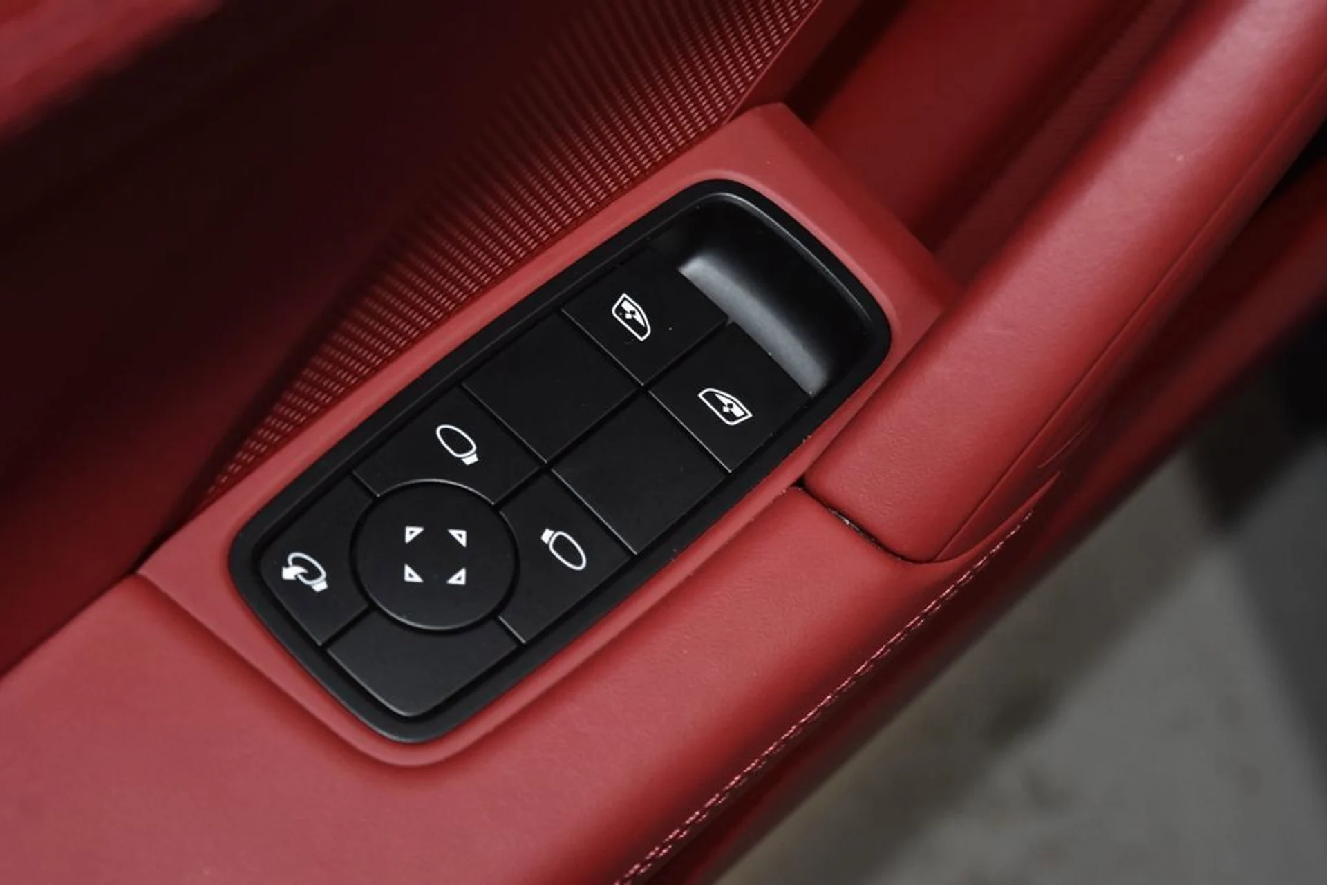 mph008_1606549022_a94ee359e8532e4e77078eb12dc1b846x_2862cc0971