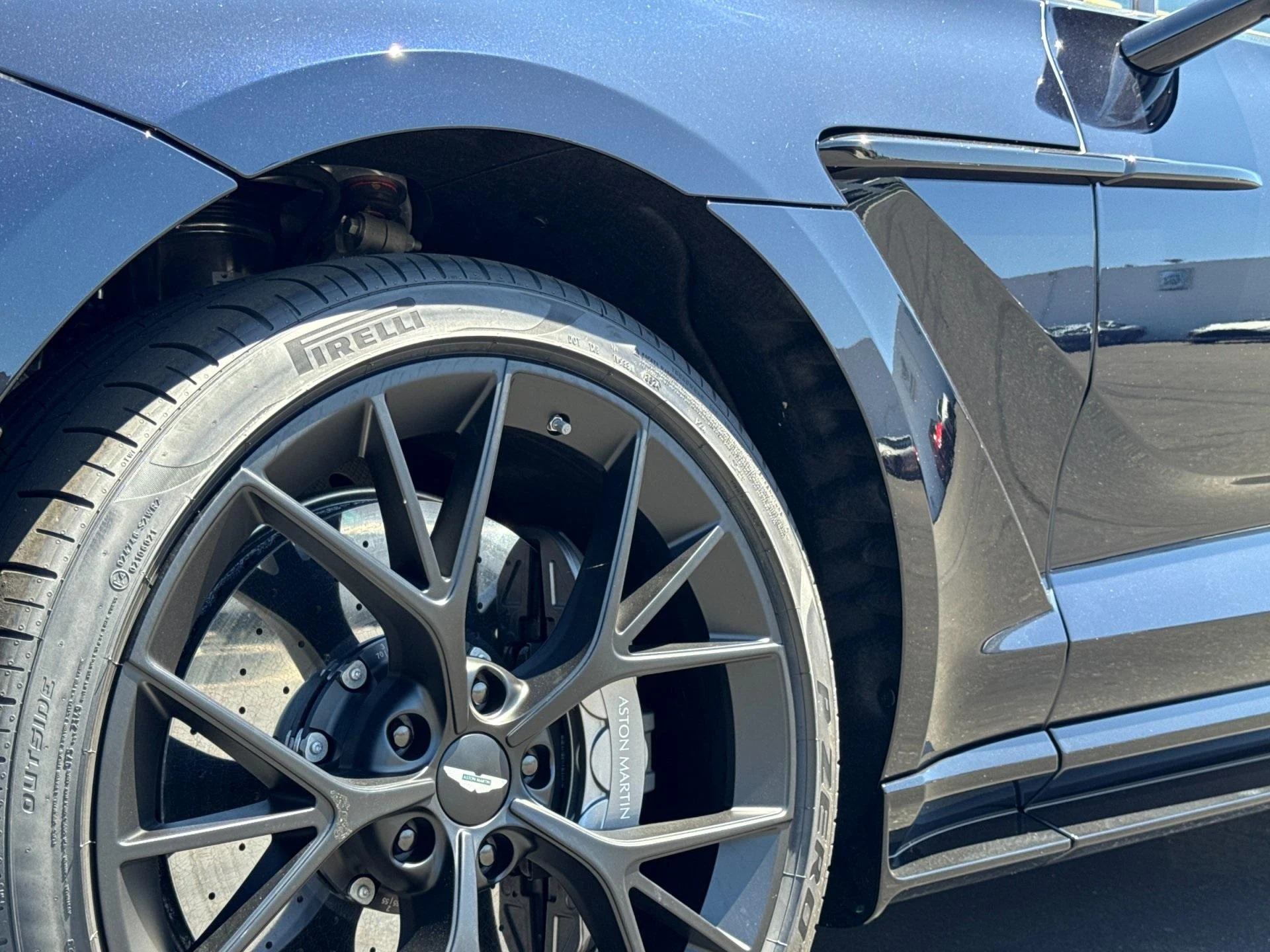 mph008_1607355215_New_2025_Aston_Martin_DBX_707_1754468410_93d425e903
