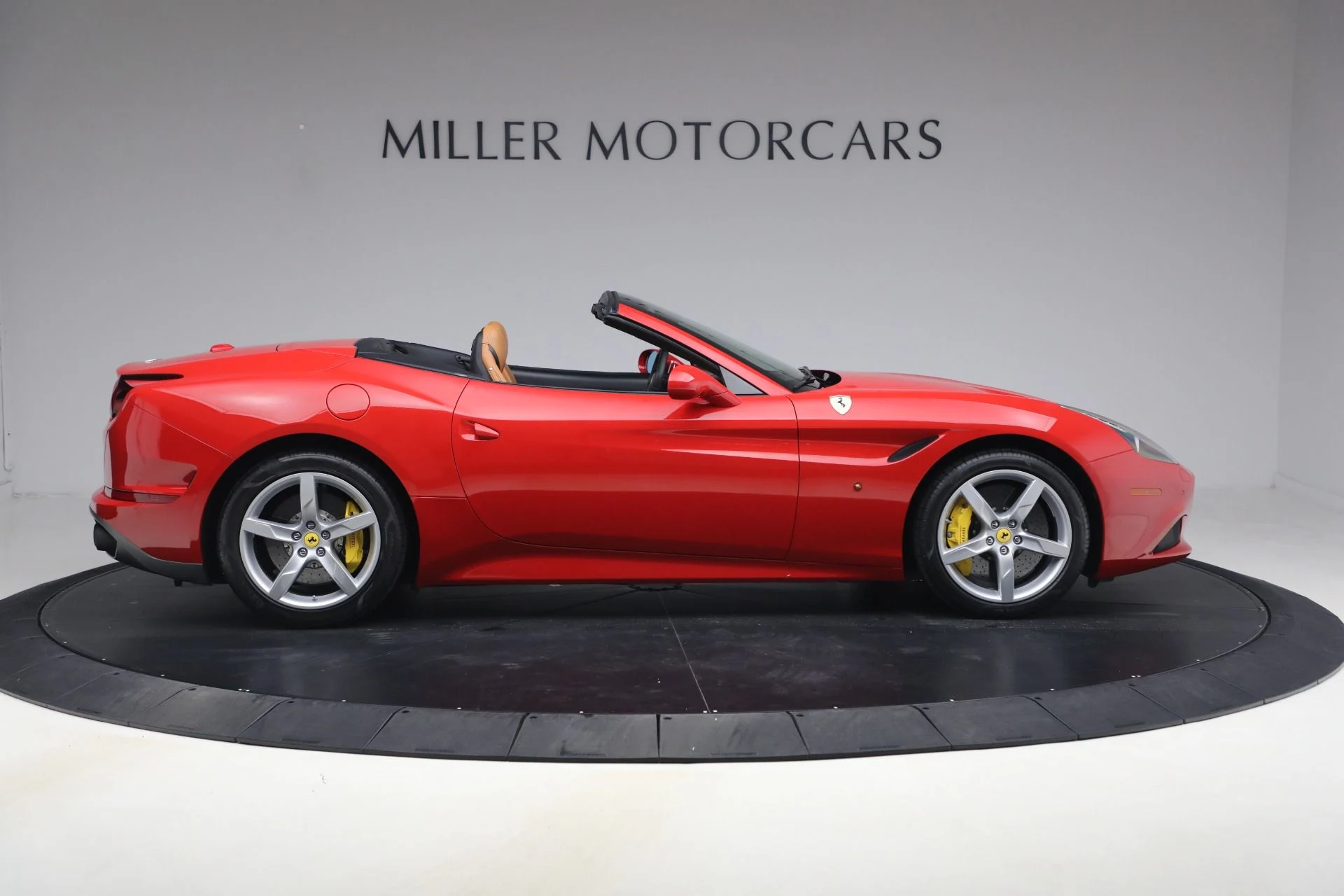 mph008_161253459_Used_2016_Ferrari_California_T_Handling_Speciale_1775319206_e4025af592