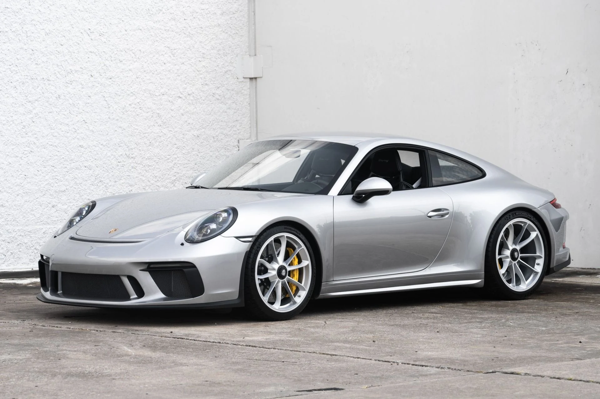 mph008_161274192_Used_2018_Porsche_911_GT_3_Touring_1756161352_f15926547c