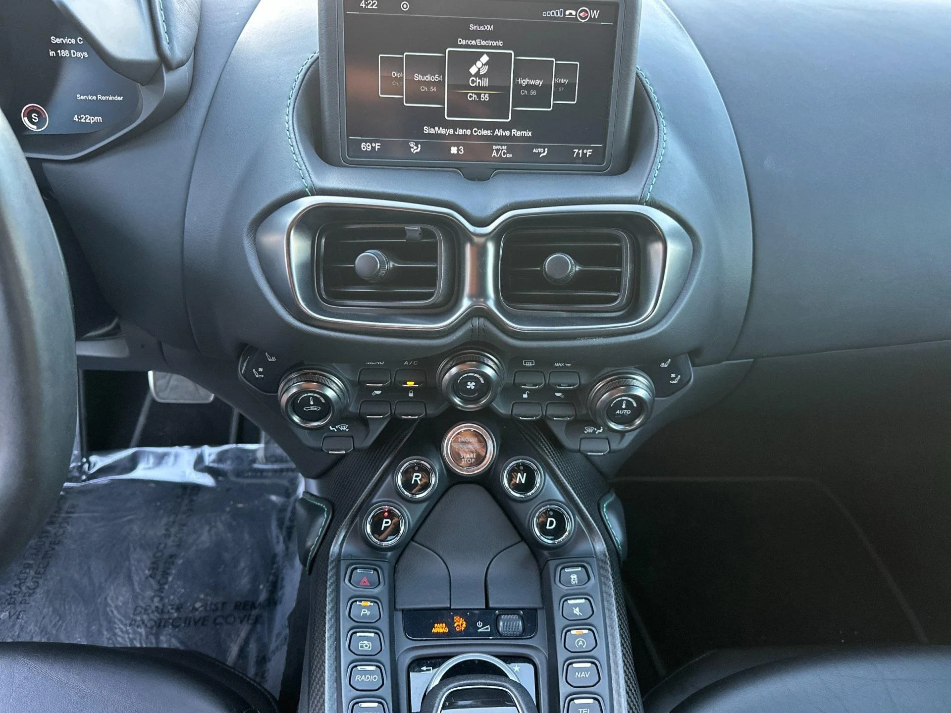 mph008_1613862661_Used_2019_Aston_Martin_Vantage_Timeless_CPO_1762507828_e01c4c6ad3