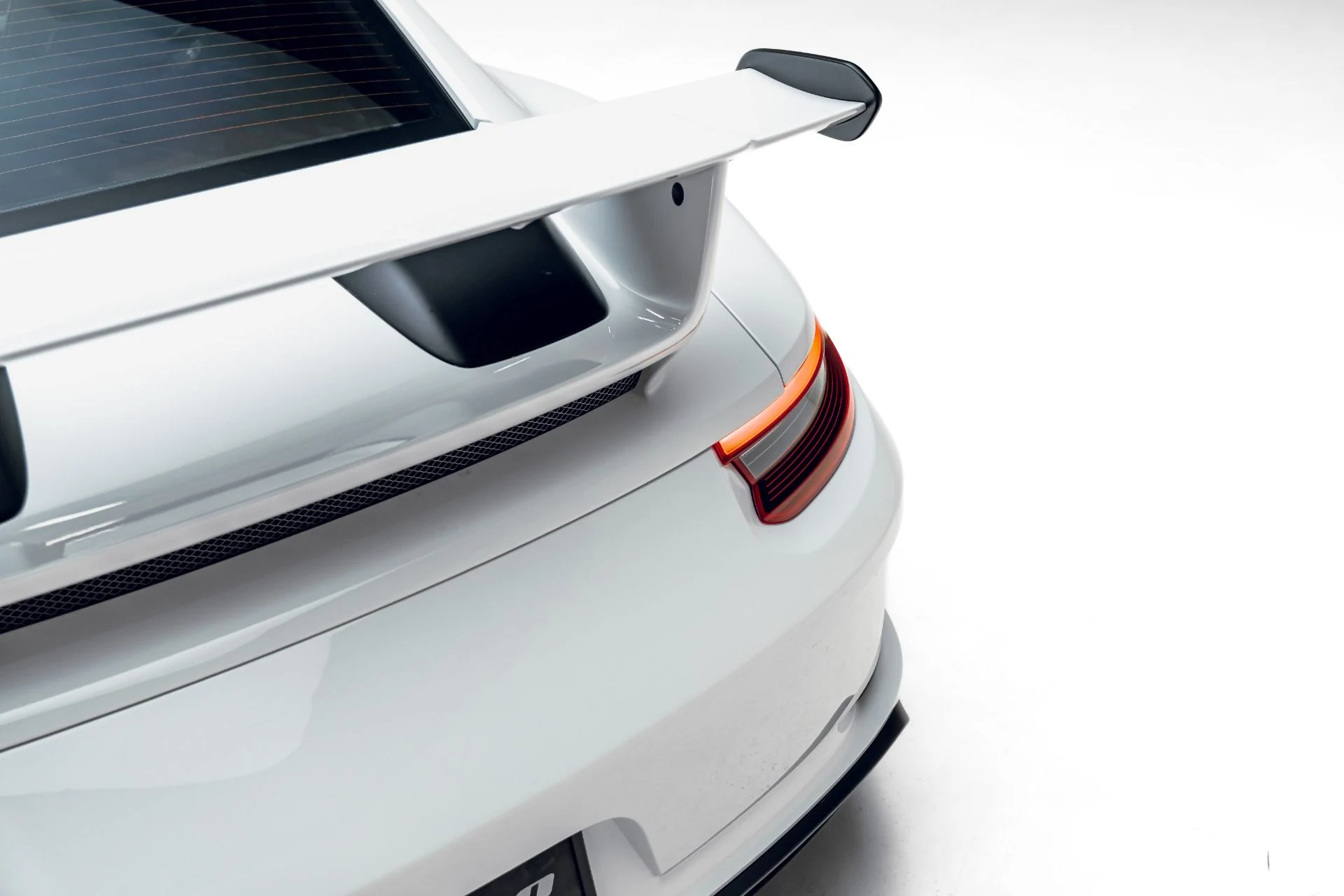 mph008_1619710246_Used_2018_Porsche_911_GT_3_1781890261_a9b7f81b61