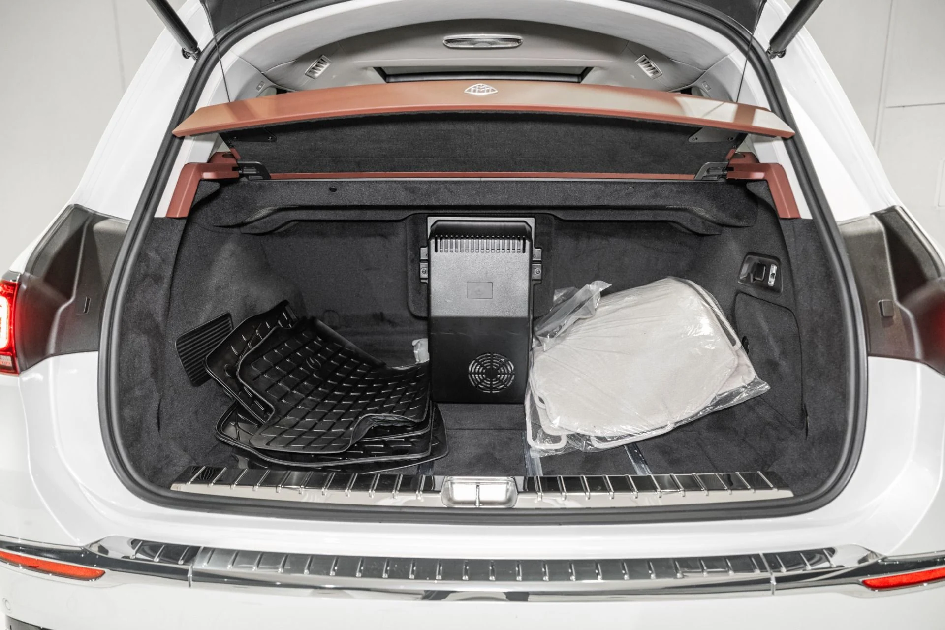 mph008_162504235_Used_2022_Mercedes_Benz_GLS_Maybach_GLS_600_1761673208_cf4a650a8c