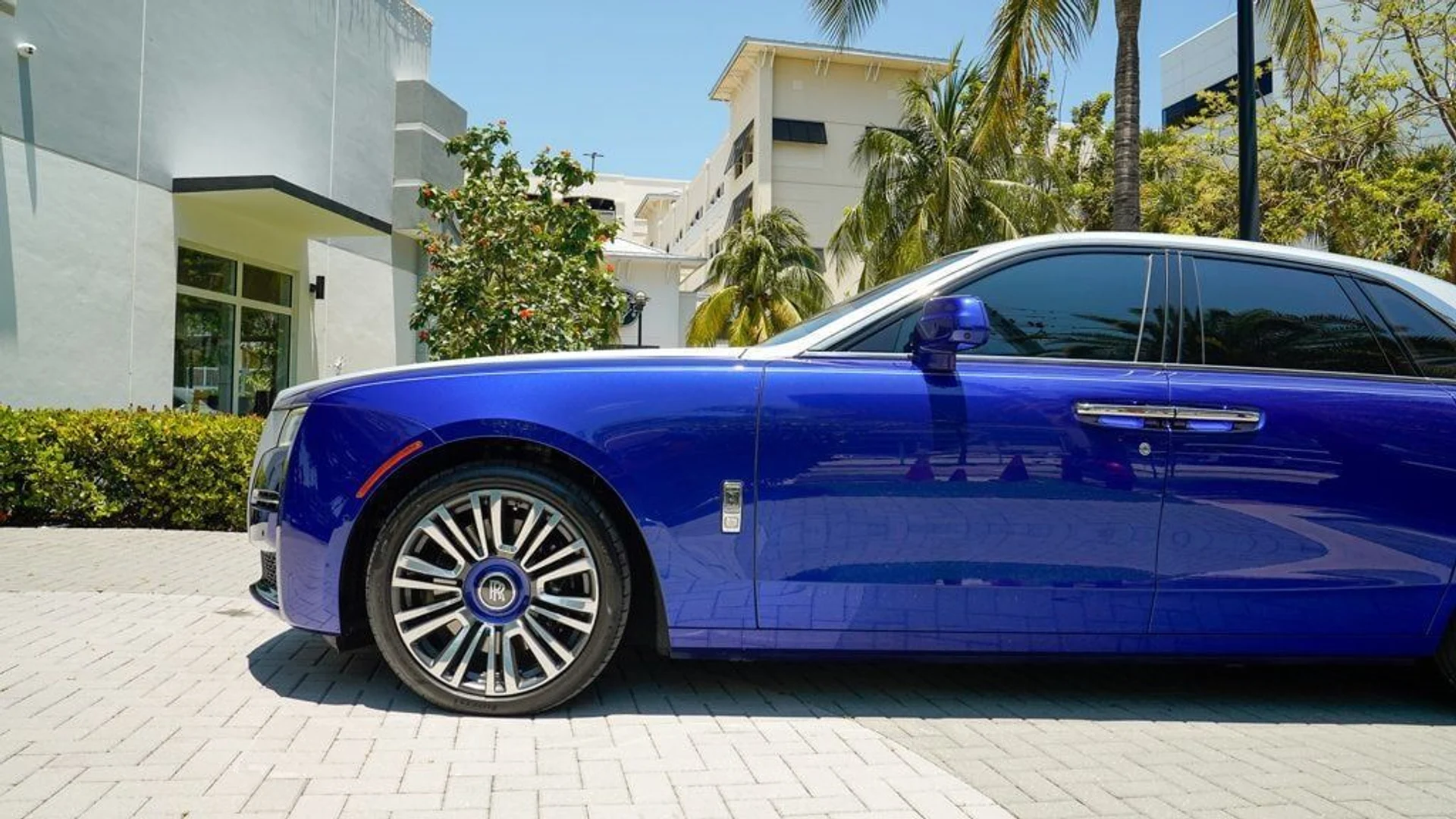 mph008_1627446892_used_2021_rolls_royce_ghost_sedan_14354_22842978_9_1024_37fa07187e