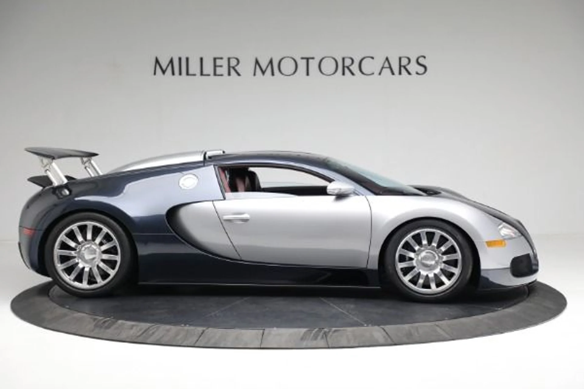 mph008_1629942095_Used_2006_Bugatti_Veyron_164_7ded9301b6