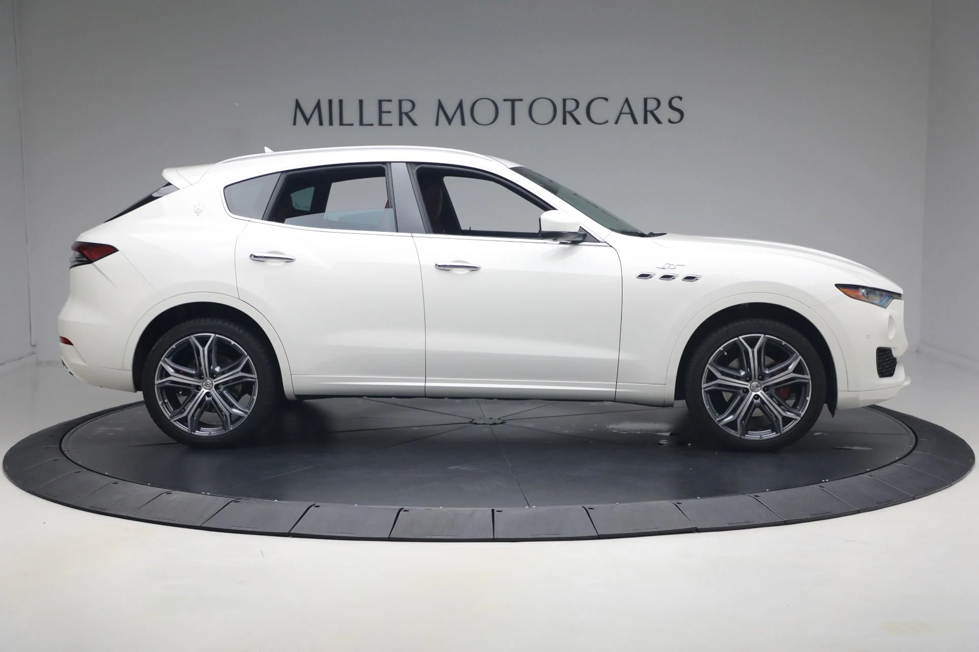 mph008_1630256961_Used_2023_Maserati_Levante_GT_1781292715_cc6c2b5bdb