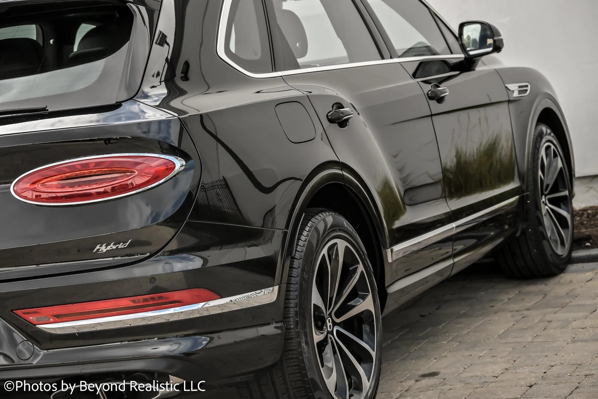 mph008_1636734467_Used_2024_Bentley_Bentayga_Hybrid_1759997515_fc0f4c4df5