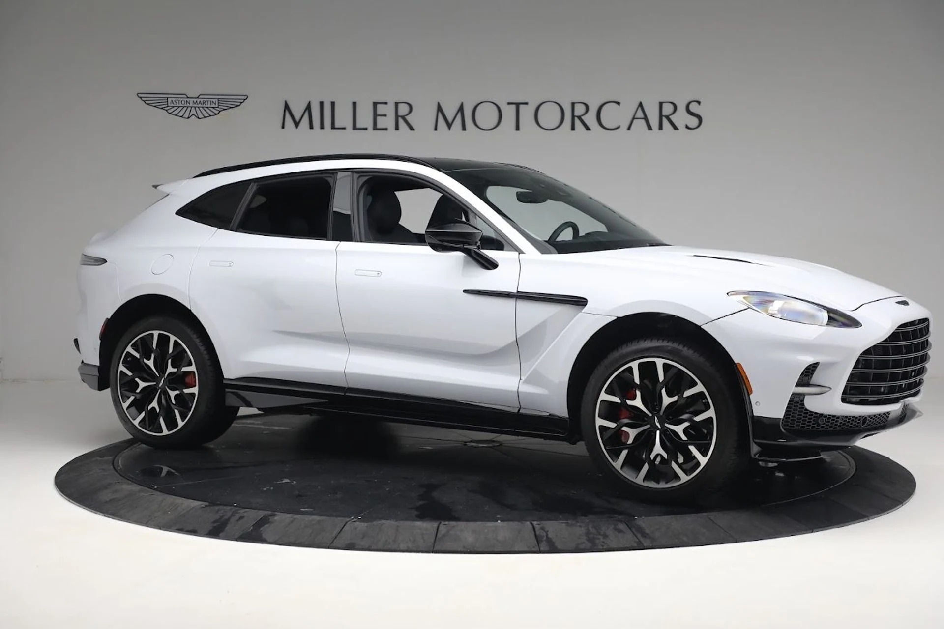 mph008_1639137147_Used_2023_Aston_Martin_DBX_707_f87edf2f59