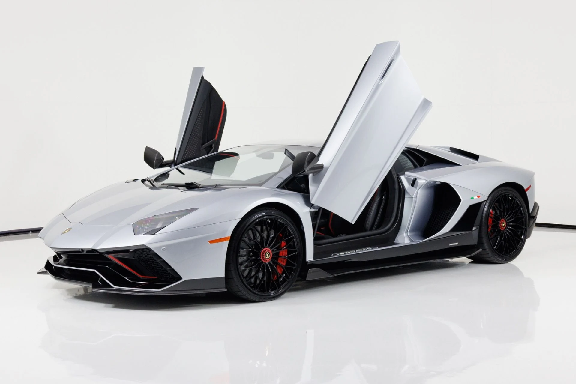 mph008_1646780812_Used_2022_Lamborghini_Aventador_LP_780_4_Ultimae_1784925940_00b89fa806