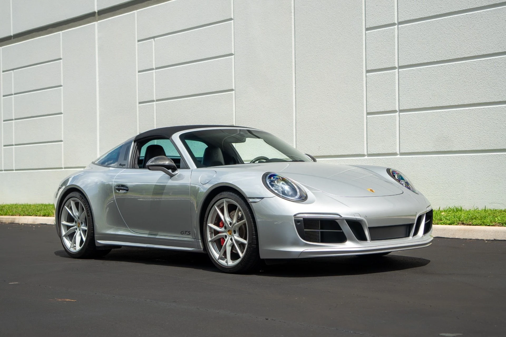 mph008_1650922639_Used_2019_Porsche_911_Targa_4_GTS_1756154089_b6be3f03c0