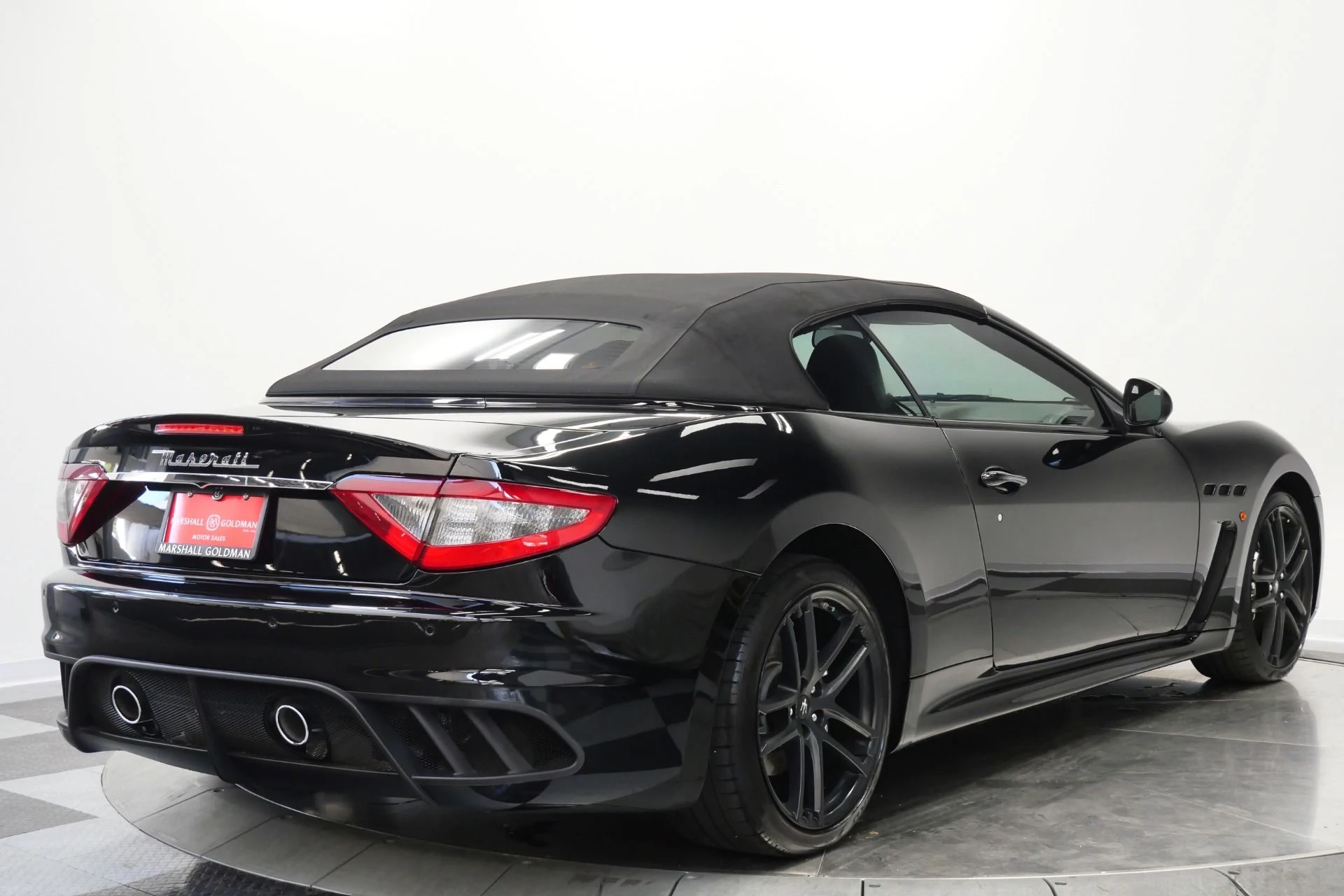 mph008_1658285986_Used_2013_Maserati_Gran_Turismo_Convertible_MC_Carbon_Fiber_Interior_Trim_Great_Sound_1773764089_3ae99dd7d8