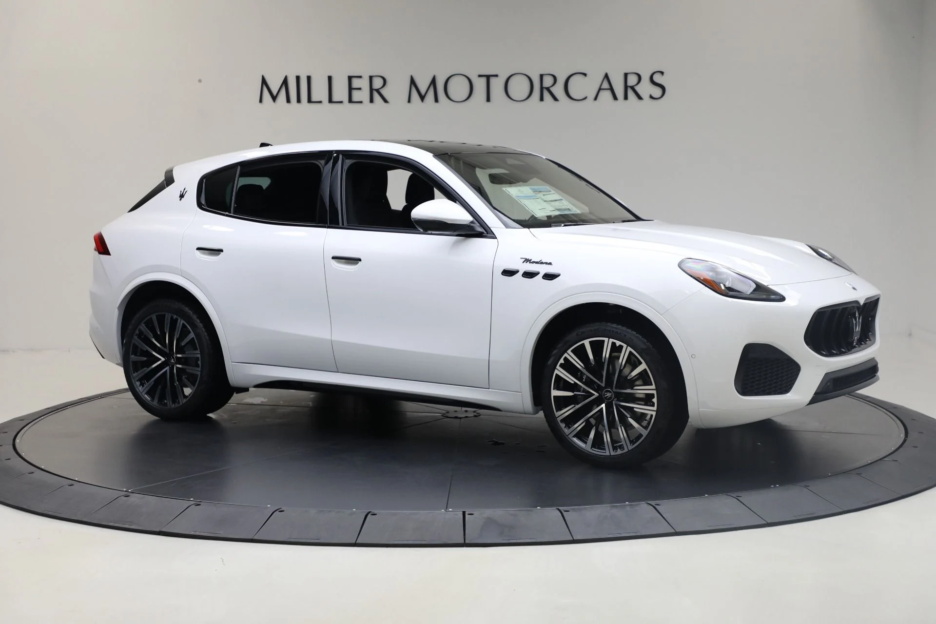 mph008_1662112437_New_2025_Maserati_Grecale_Modena_1761853714_8971c0b827