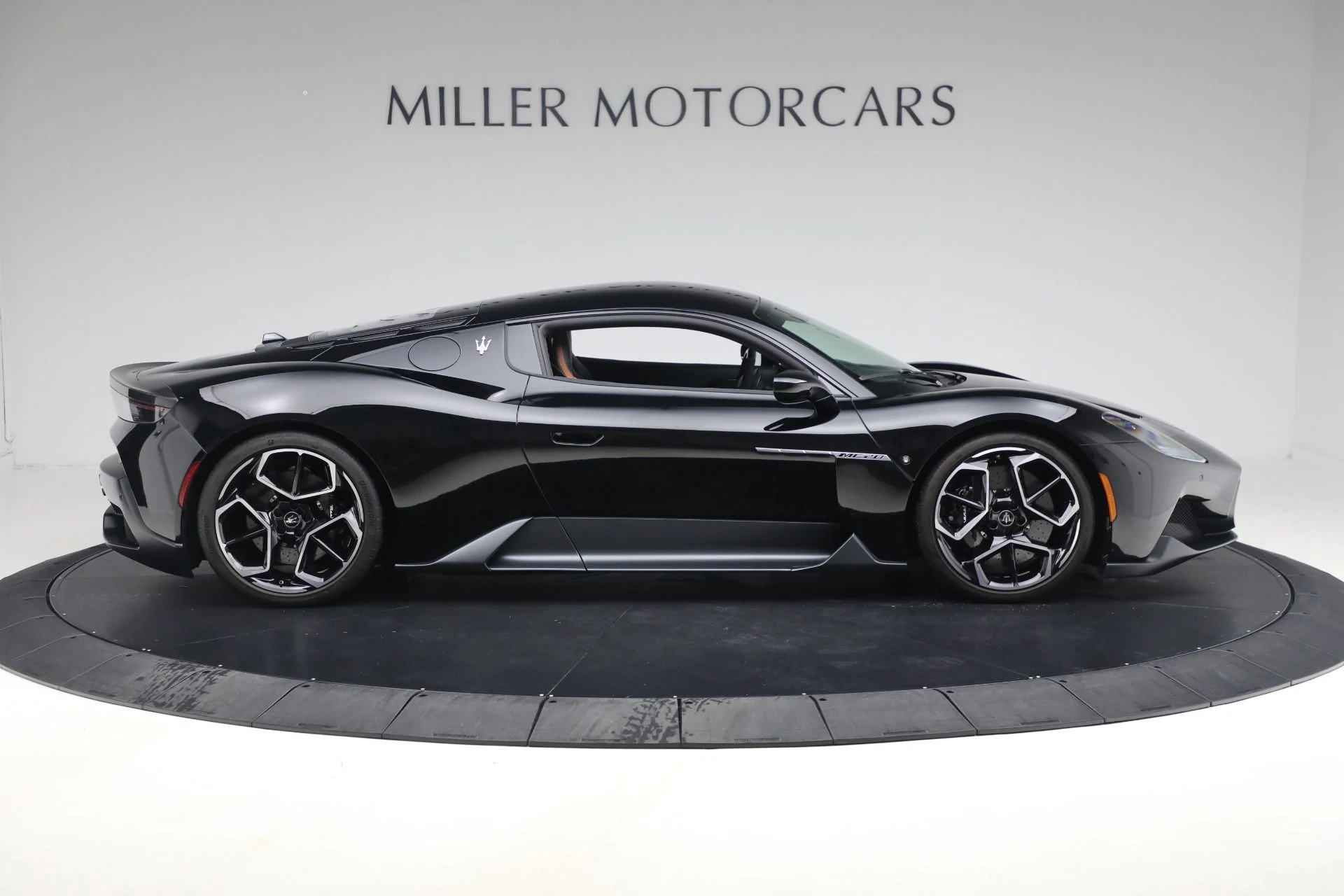 mph008_1690688178_Used_2023_Maserati_MC_20_44f7b94a74