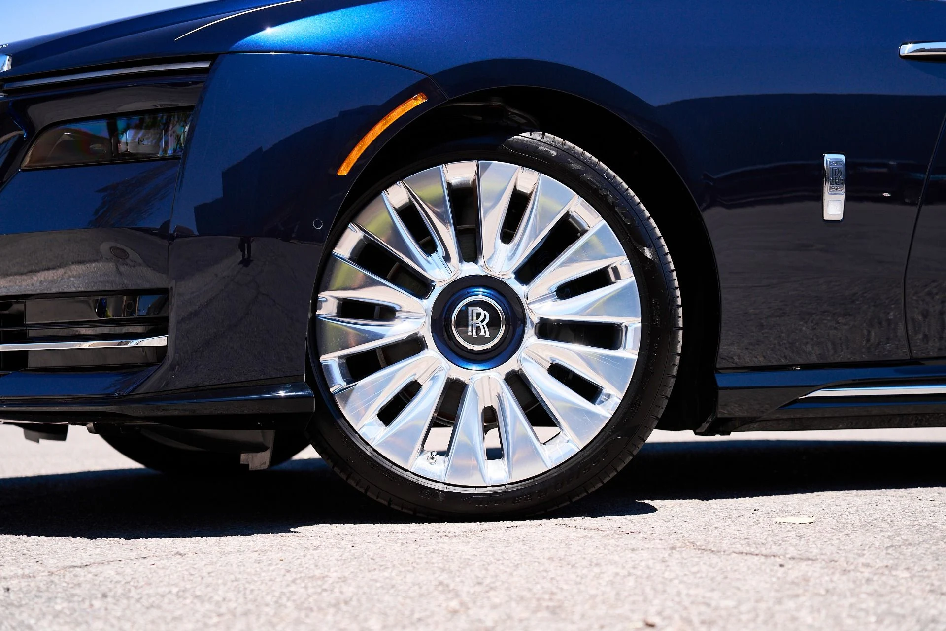 mph008_1698259622_Used_2024_Rolls_Royce_Spectre_1754099622_6123a982e4