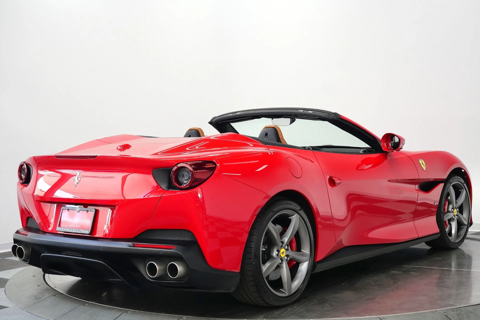 mph008_1700743730_Used_2019_Ferrari_Portofino_Daytona_Seats_High_Power_Hi_Fi_Carbon_Fiber_and_Leather_Steering_Wheel_1775750946_bb3fddb2cf