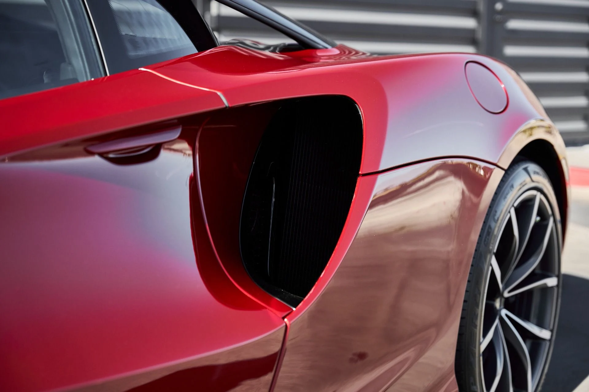 mph008_1704872223_Used_2023_Mc_Laren_Artura_1770256407_a89d105fe7