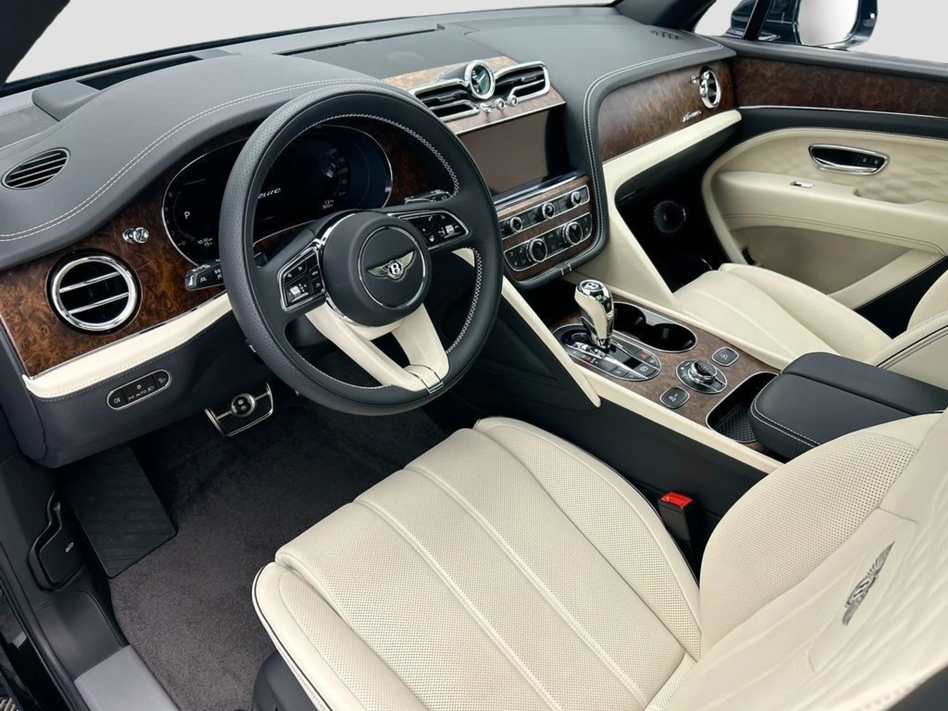 mph008_171113110_used_2025_bentley_bentayga_ewb_v8awd_8119_22989350_9_1024_56c8d58251