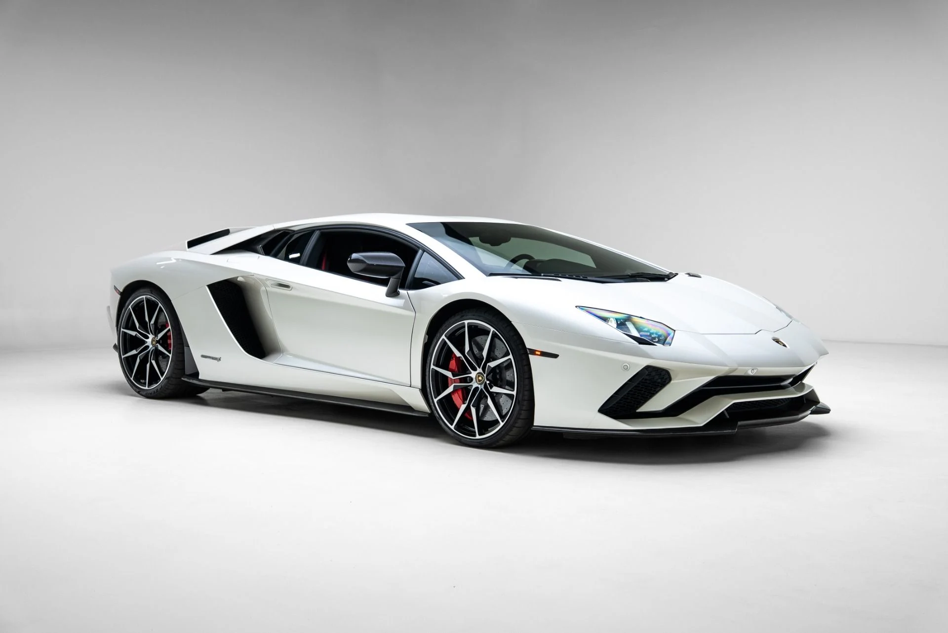 mph008_1716480073_Used_2017_Lamborghini_Aventador_LP_740_4_S_1775604663_7e34cd13b9