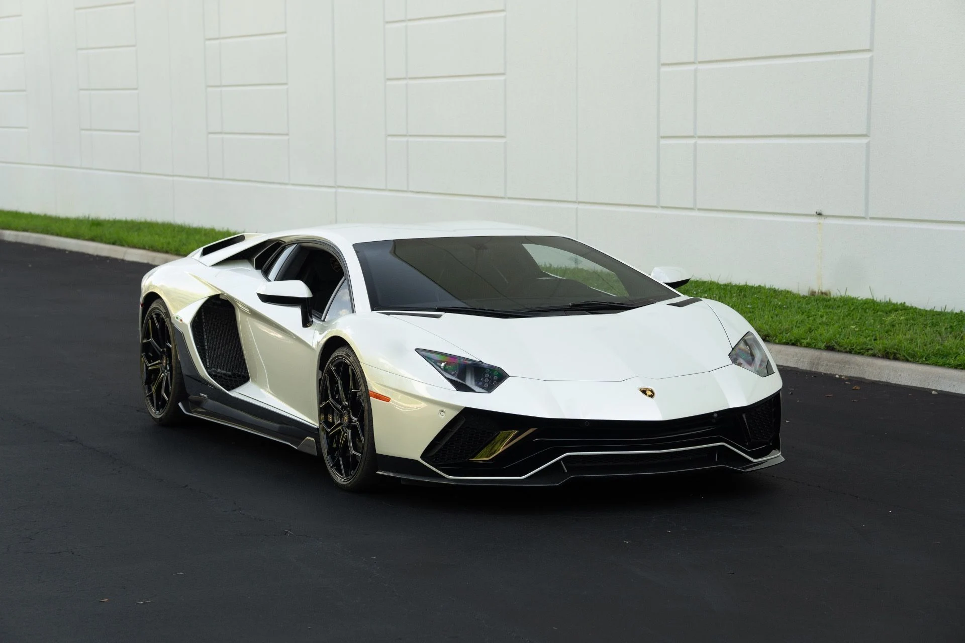 mph008_1723463442_Used_2022_Lamborghini_Aventador_LP_780_4_Ultimae_1758834809_32527da4ba