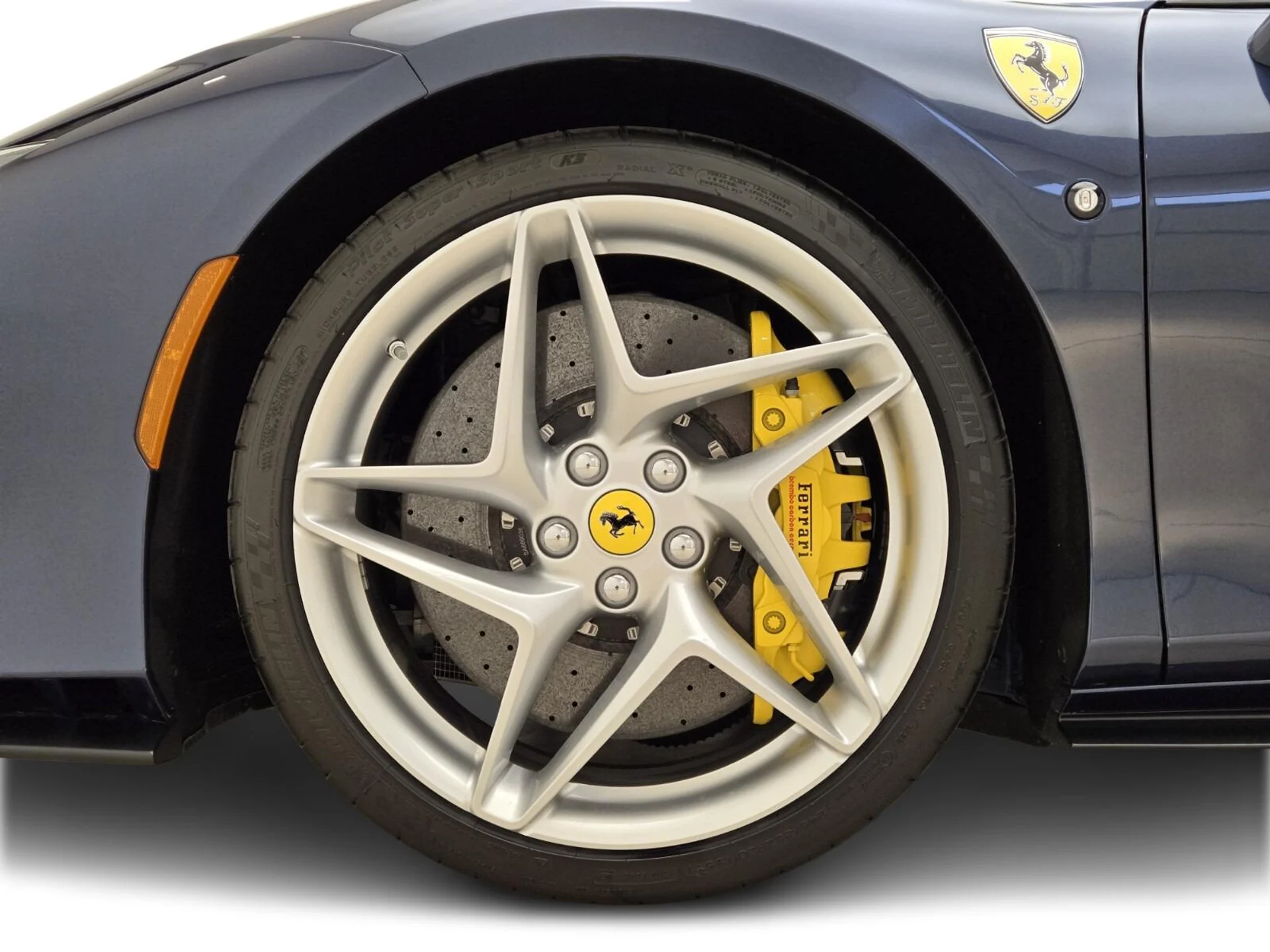 mph008_1726388447_Used_2022_Ferrari_F8_Spider_1753250630_016578ce1b