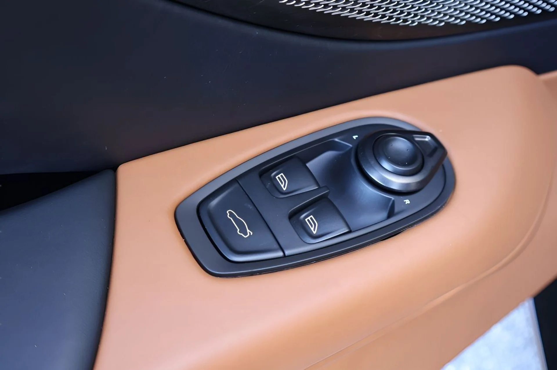 mph008_1728706119_9_f1c6818605