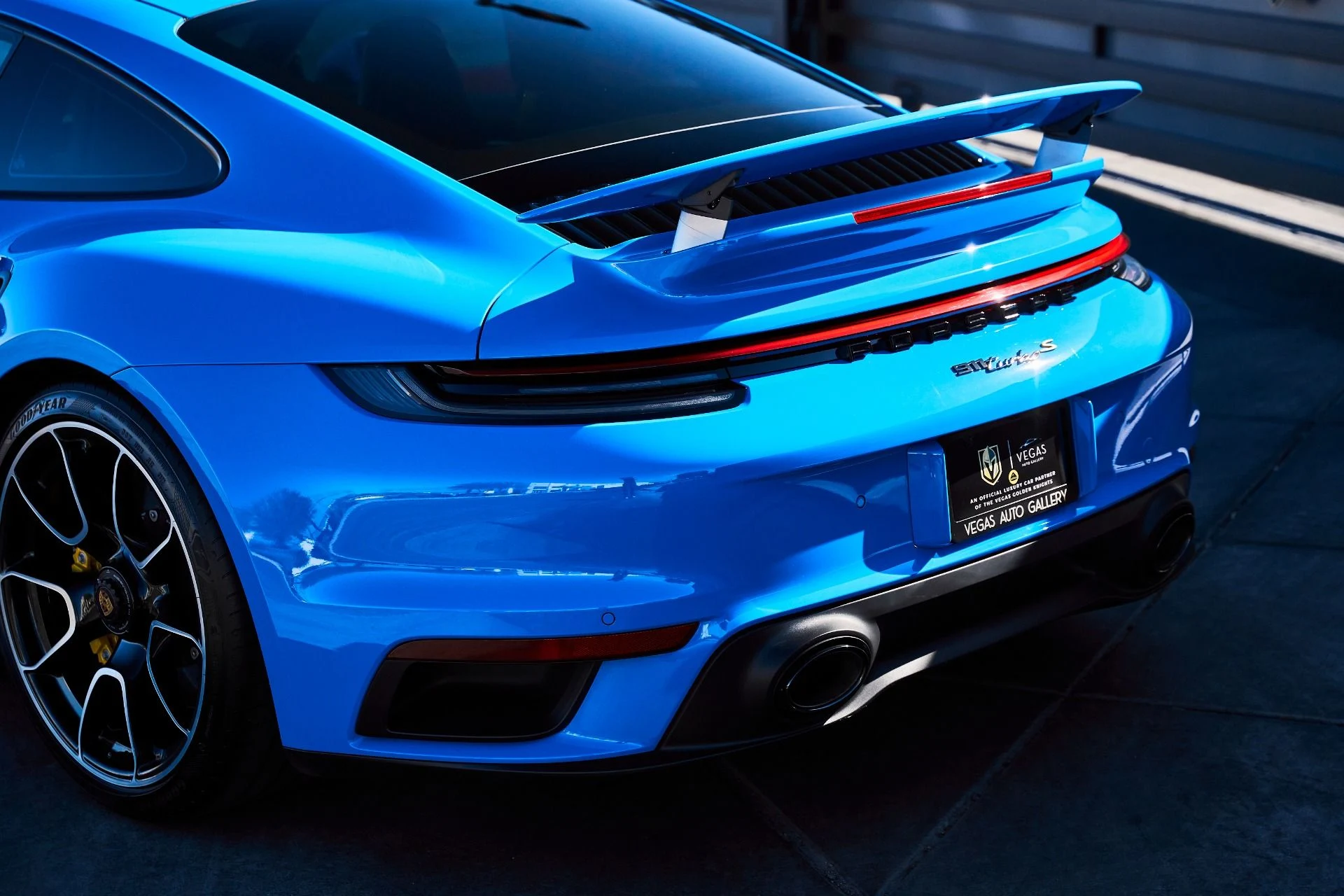 mph008_1732577345_Used_2023_Porsche_911_Turbo_S_1777508481_3013d6c544