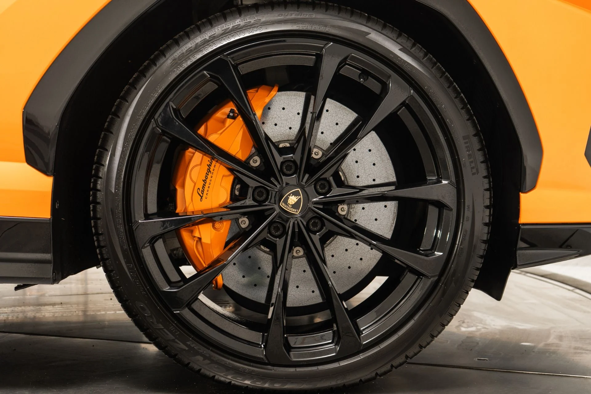 mph008_173754728_Used_2021_Lamborghini_Urus_1744823389_5430fbc1a6