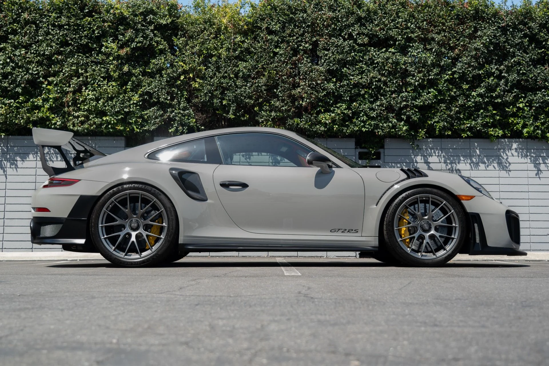mph008_1739397053_Used_2018_Porsche_911_GT_2_RS_1755904886_da56fb8a5d